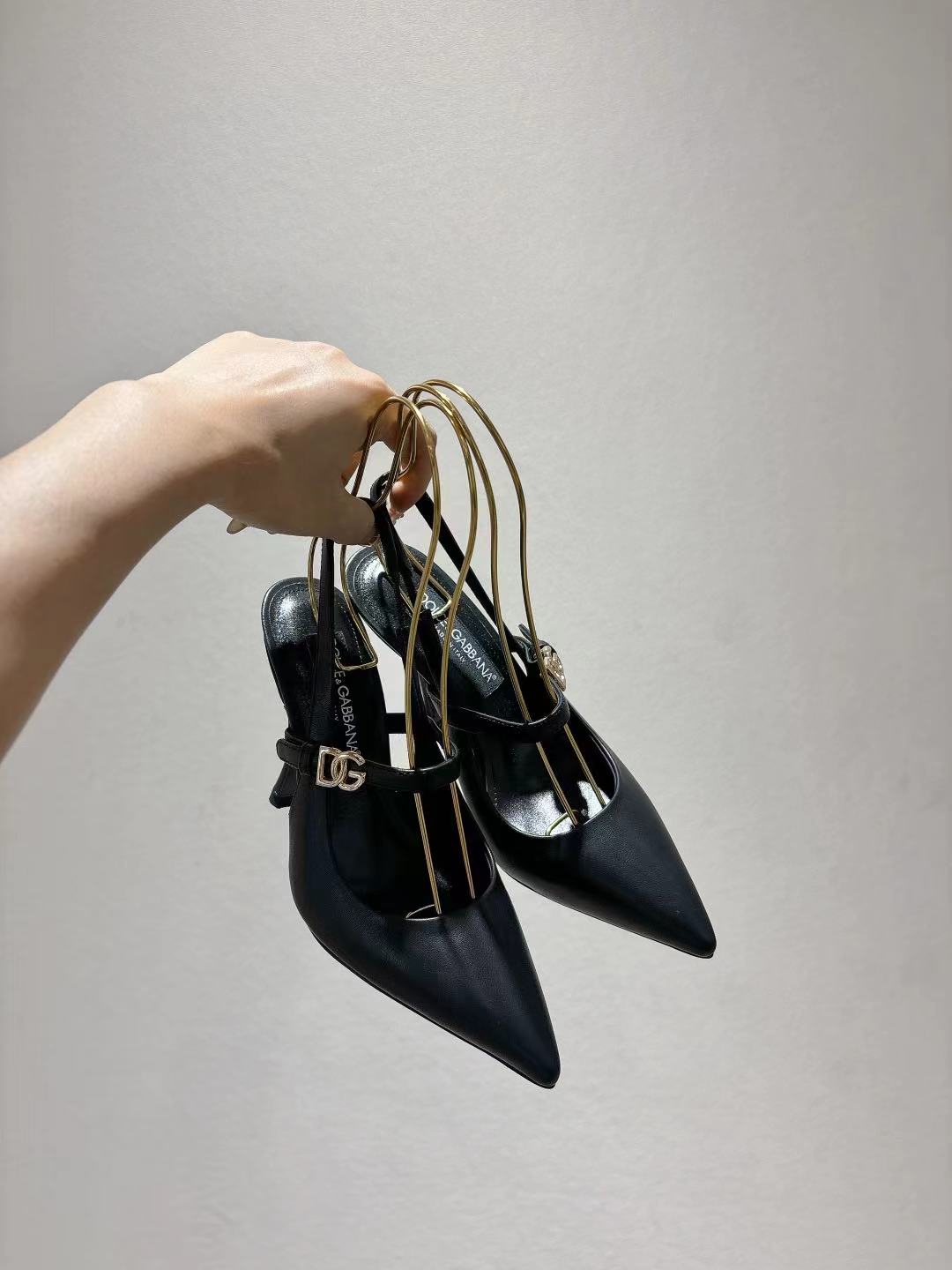 NO:485146,DG pointed toe new style, size 35-42 genuine leather sole, cowhide, sheepskin inner foot pad, heel height 6.5cm 10cm, high heels, sandals, sandals, high heels, cowhide, sheepskin, Leather soles19860909dG尖头新款,35-42码数真皮大底,牛皮面 羊皮内里垫脚 跟高6.5cm 10cm,高跟鞋凉鞋,sandals,high heels,cowhide,sheepskin,Leather soles,Women's Shoes