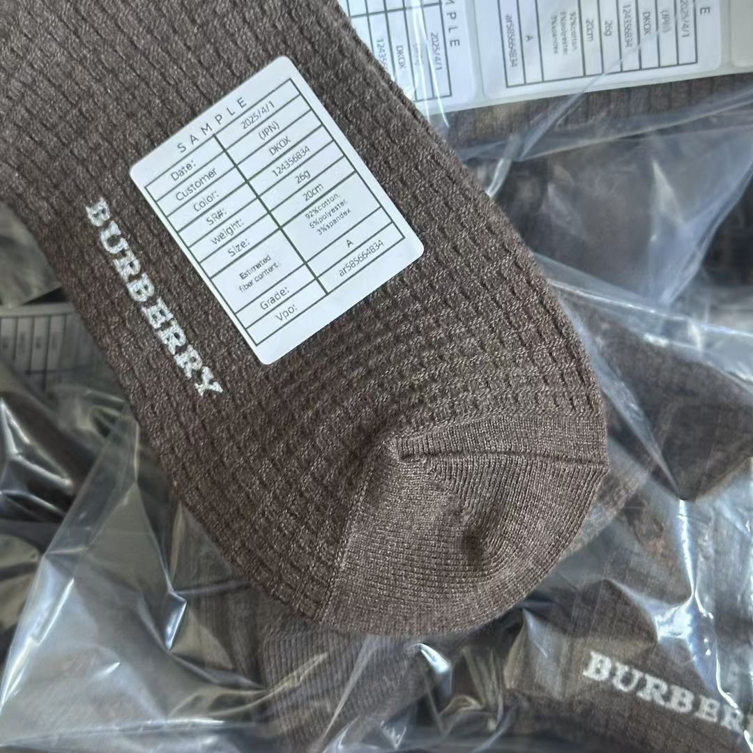 65💰3双包邮 （编号52）
正品保真 BUR 船袜  伊势丹百货订单  船袜 手工对目  （适合 38～42脚）数量只有几十双