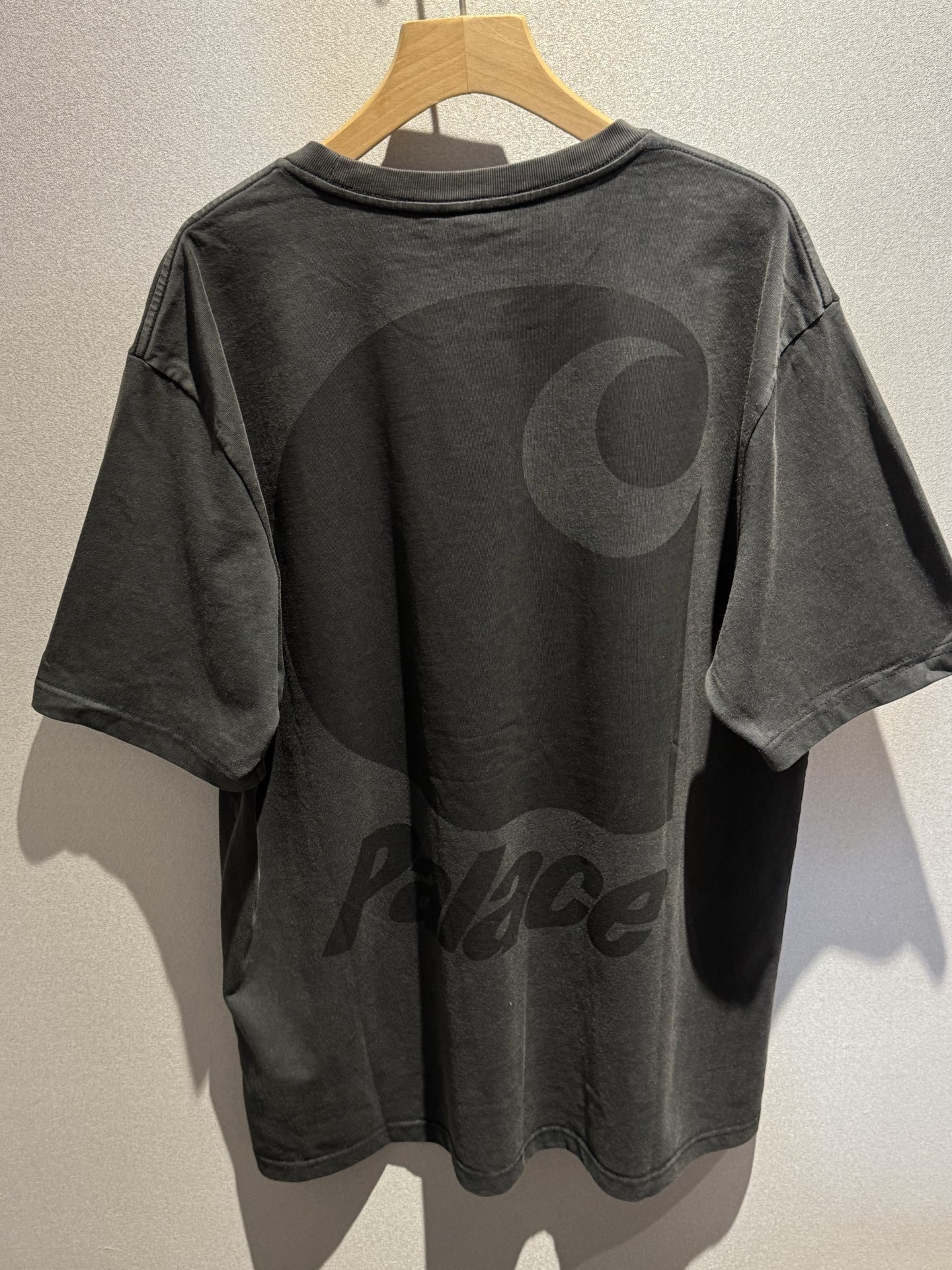 260💰（编号52）
正品Palace x Carhartt WIP 蜡染水洗短袖
卡哈特联名款 纯色小标 浆染设计
全身不规则水洗做旧 自然落色
一个细节区别所有市面仿货⚠️
S/M/L/XL/XXL
数量几十件！！！！非常好看