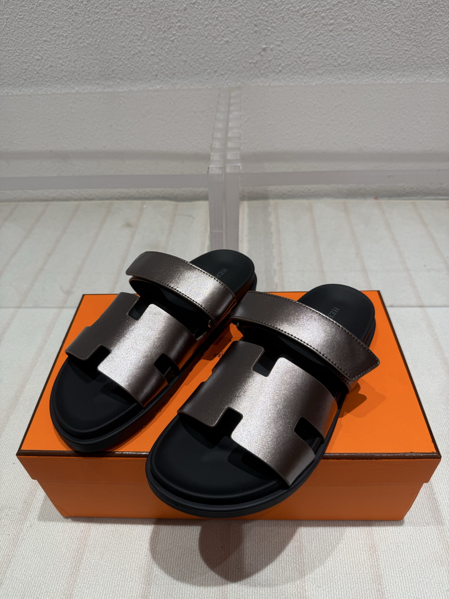 NO:779868,1996 new Hermès Herm** second uncle drags new colors new colors // suede cowhide various linings sheepskin size35/36/37/38/39/40/41/42/43/44/45/,, hermes,hermes,cowhide,sheepskin,chamois leather198609091996新 爱马仕 Herm**二舅拖new colors新色//麂皮牛皮各种面里包料羊皮 size35/36/37/38/39/40/41/42/43/44/45/,,hermes,hermes,cowhide,sheepskin,chamois leather,Men's shoes