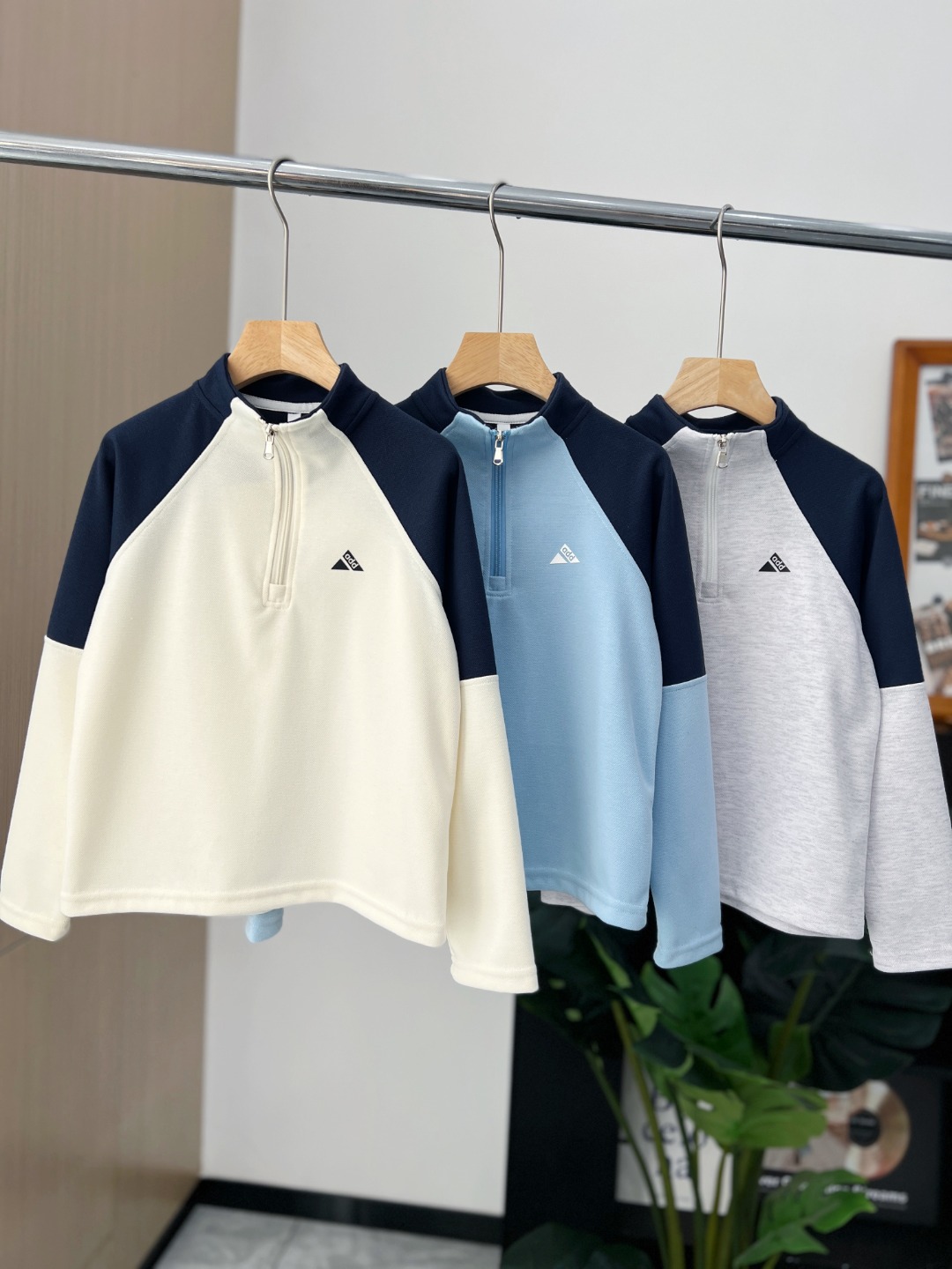 89.9@A 120-170 volumen de carrera ADD camisa raglán con media cremallera Color: Blanco Azul cielo Gris jaspeado Talla: …
