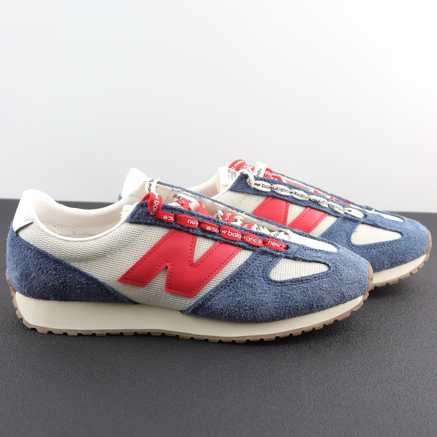 NB471 6色合集！
M版！尺码36-47全码出货！
市售第一梯队货品！长期专供国外专柜！
官方同步zp尺码！原档案大底研发！
细节品鉴！编码LBH260！