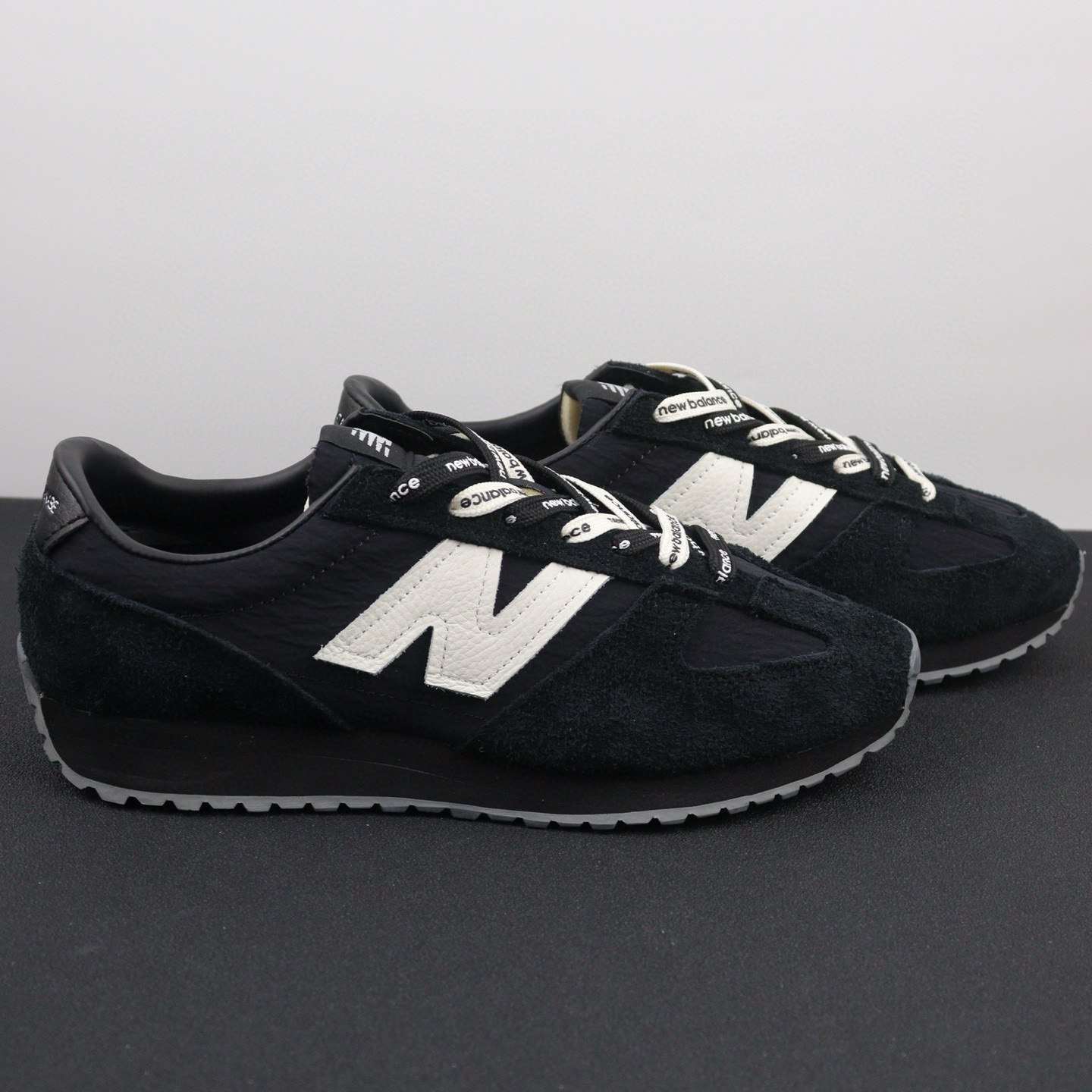 NB471 6色合集！
M版！尺码36-47全码出货！
市售第一梯队货品！长期专供国外专柜！
官方同步zp尺码！原档案大底研发！
细节品鉴！编码LBH260！