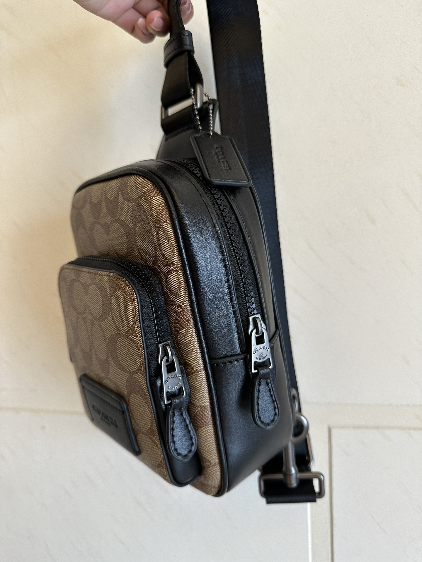 Coach 新款COACH蔻驰CL412奥莱WEST牛皮男款斜背包胸包