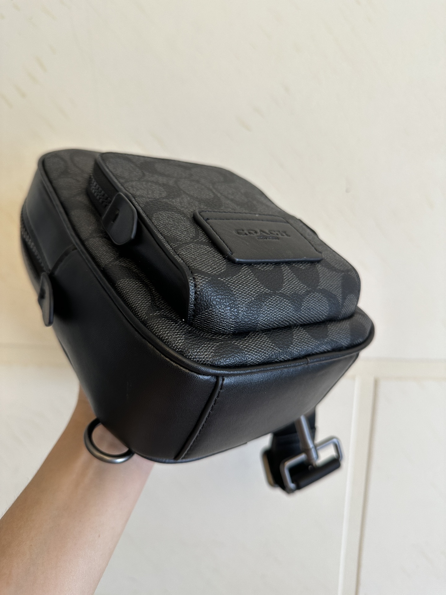 Coach 新款COACH蔻驰CL412奥莱WEST牛皮男款斜背包胸包