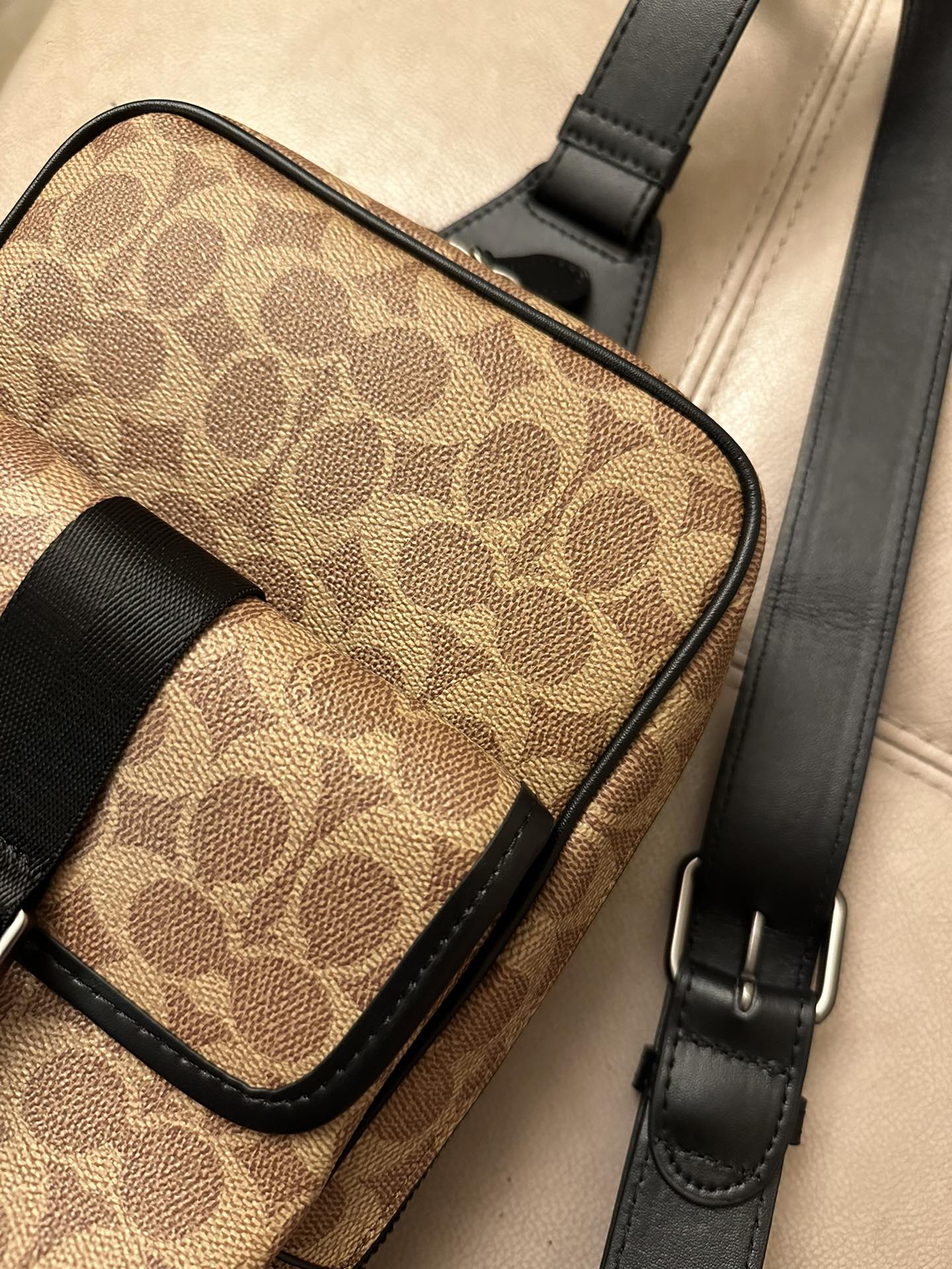 Coach 新款COACH/蔻驰CM378 CM380男士 标志BECK斜挎包单肩包商务休闲胸包
