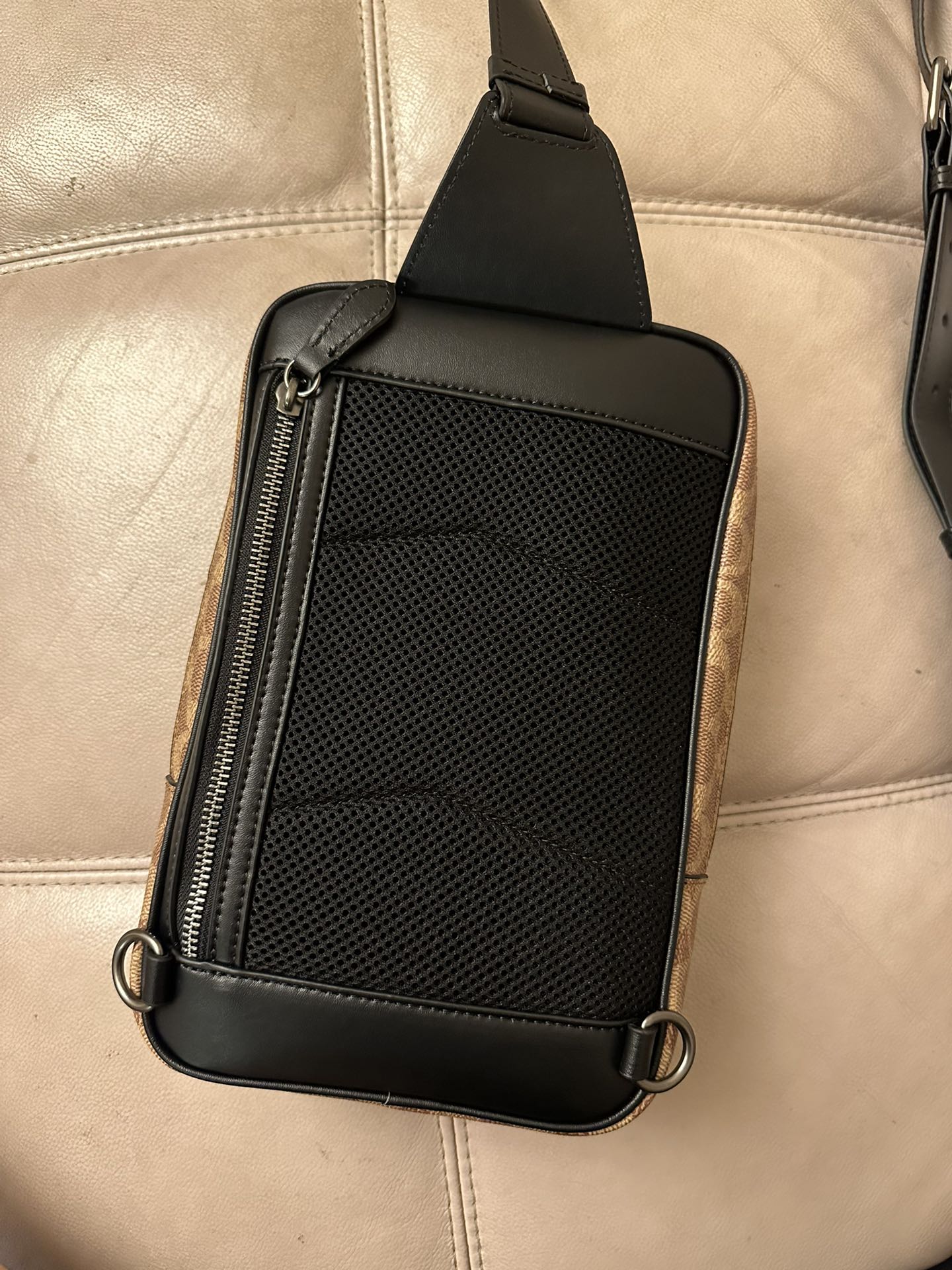 Coach 新款COACH/蔻驰CM378 CM380男士 标志BECK斜挎包单肩包商务休闲胸包