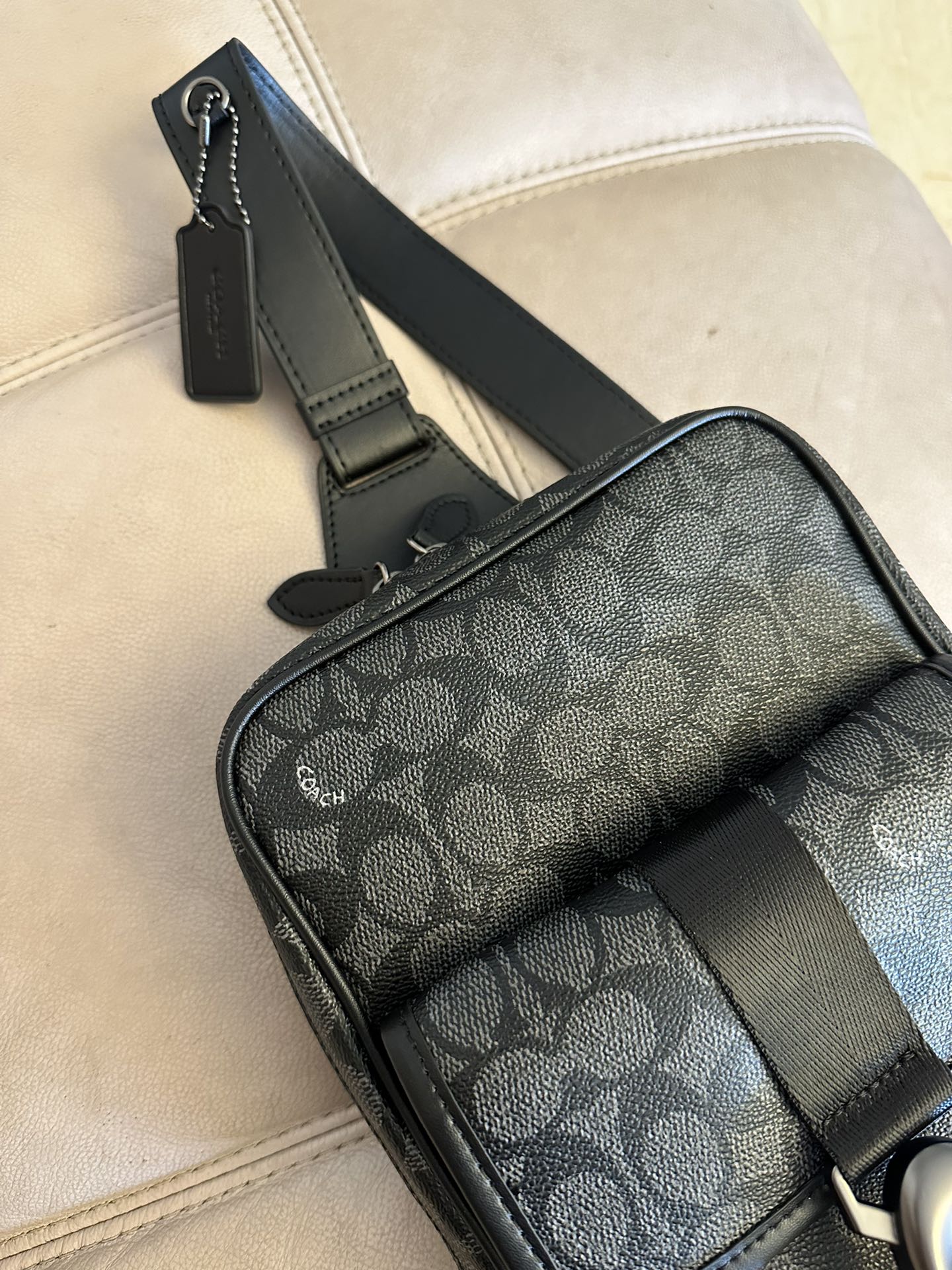 Coach 新款COACH/蔻驰CM378 CM380男士 标志BECK斜挎包单肩包商务休闲胸包