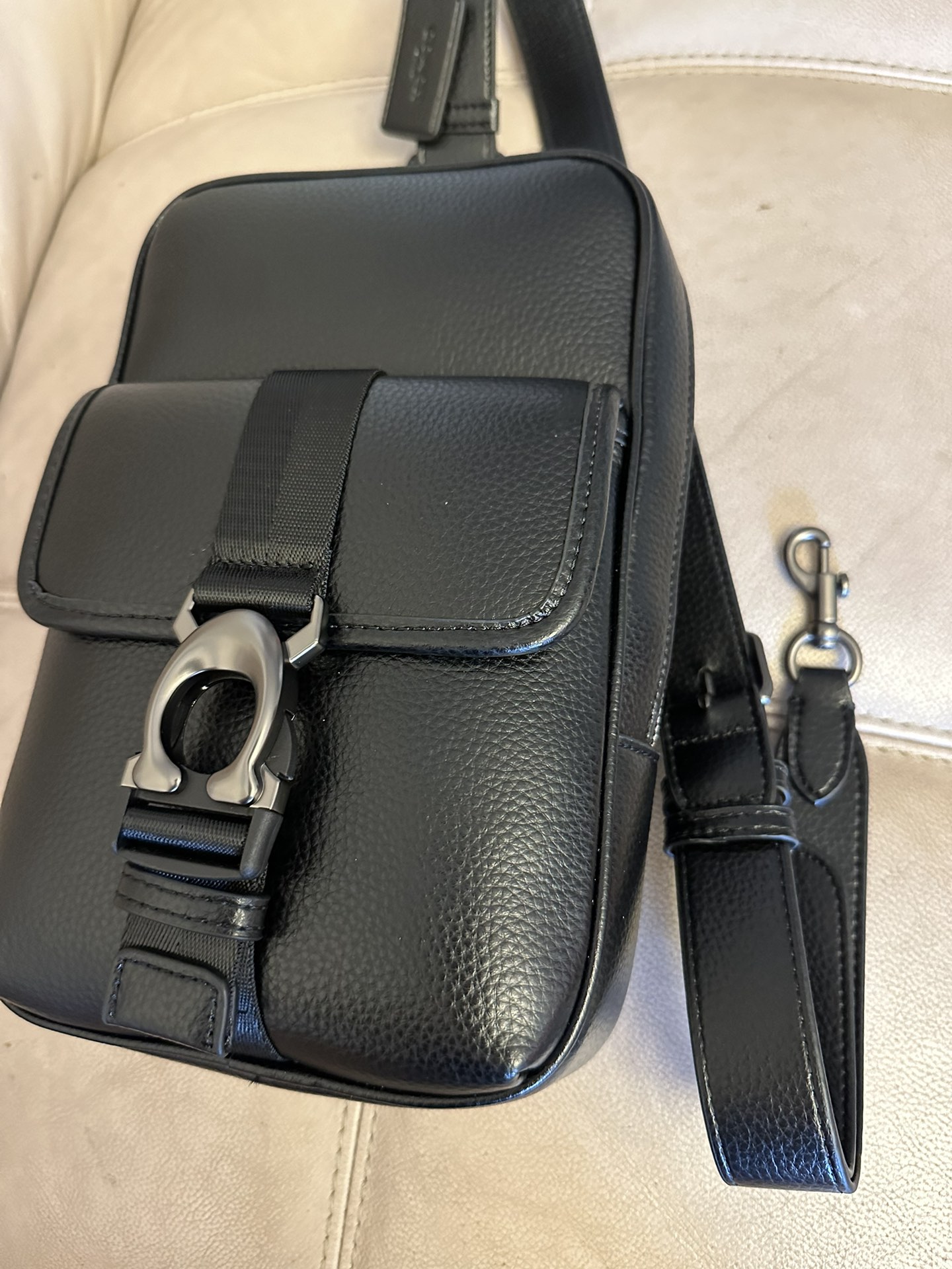 Coach 新款COACH/蔻驰CM378 CM380男士 标志BECK斜挎包单肩包商务休闲胸包