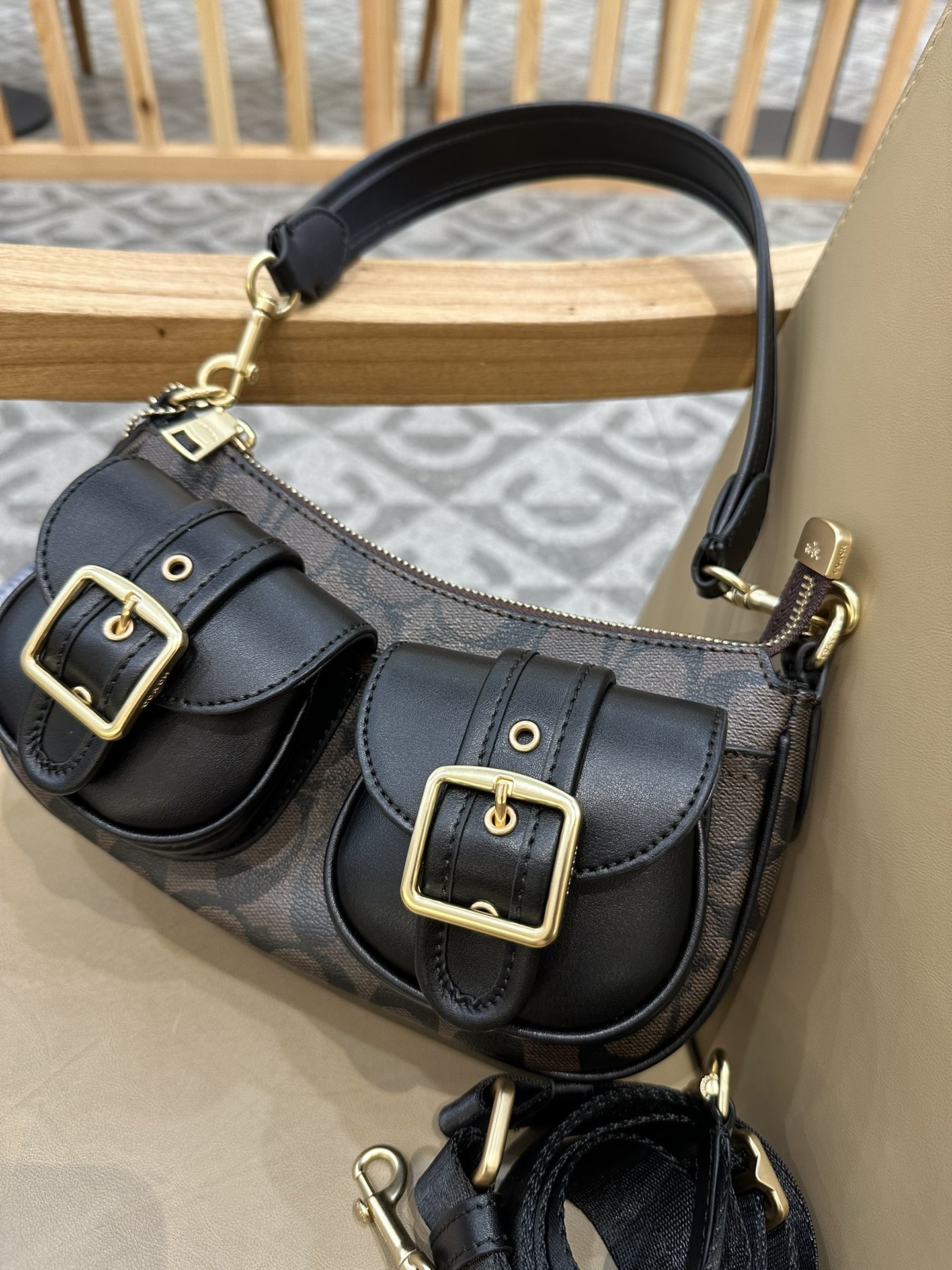 Coach 新款COACH/蔻驰中古腋下法棍包麻将包 老花CP124 纯黑CM079 拼的CM078 牛仔CQ184