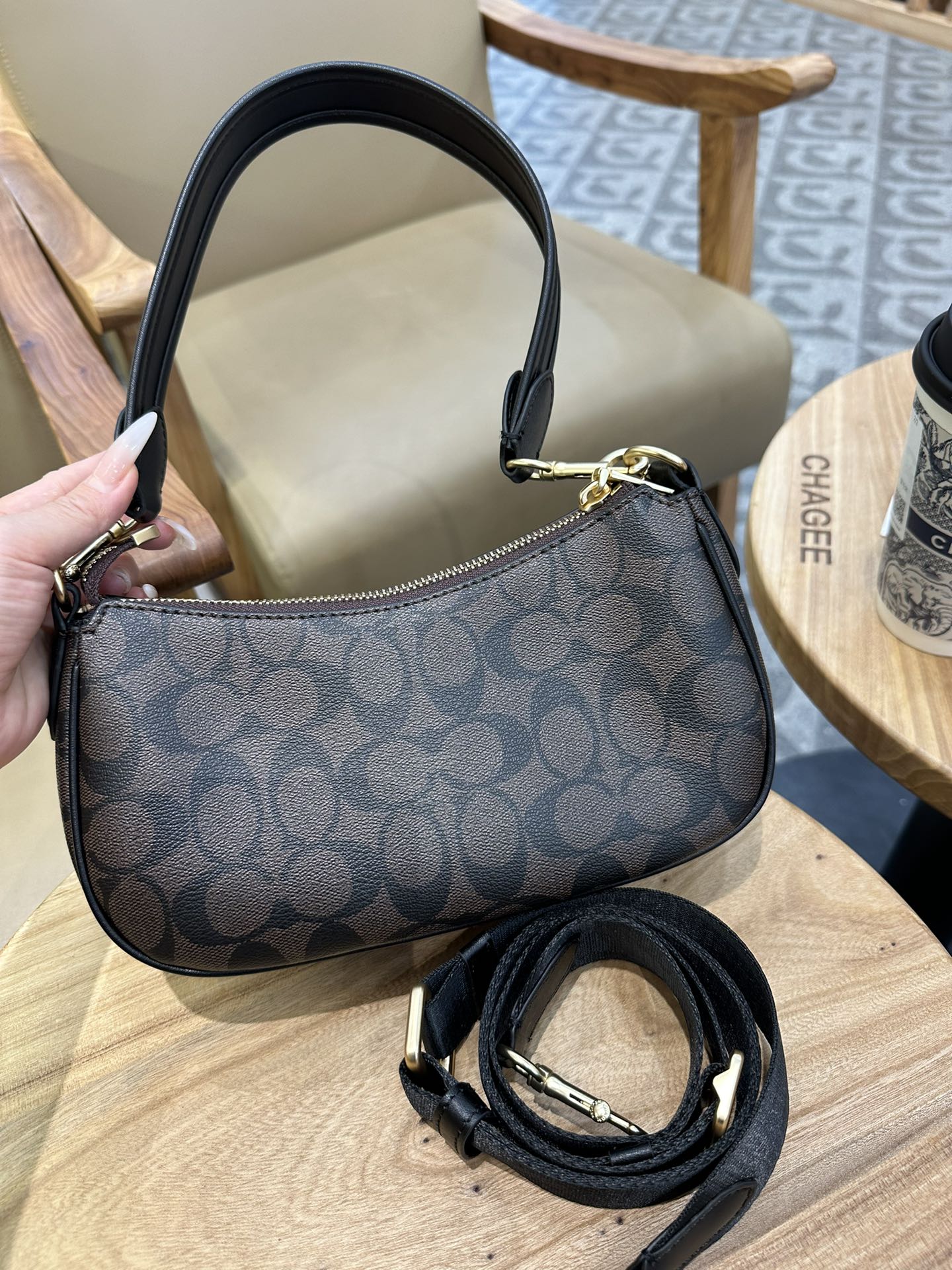 Coach 新款COACH/蔻驰中古腋下法棍包麻将包 老花CP124 纯黑CM079 拼的CM078 牛仔CQ184