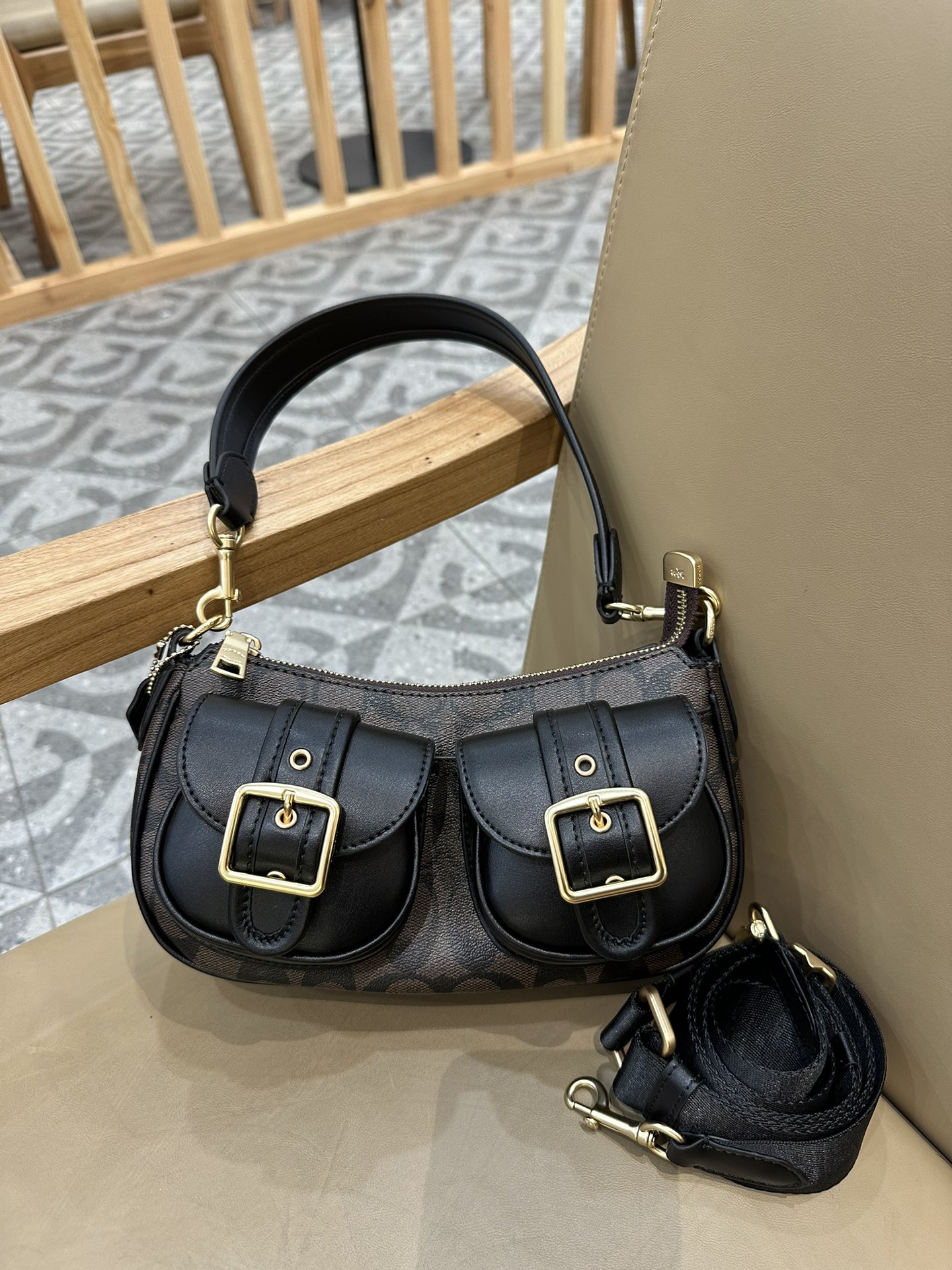 Coach 新款COACH/蔻驰中古腋下法棍包麻将包 老花CP124 纯黑CM079 拼的CM078 牛仔CQ184
