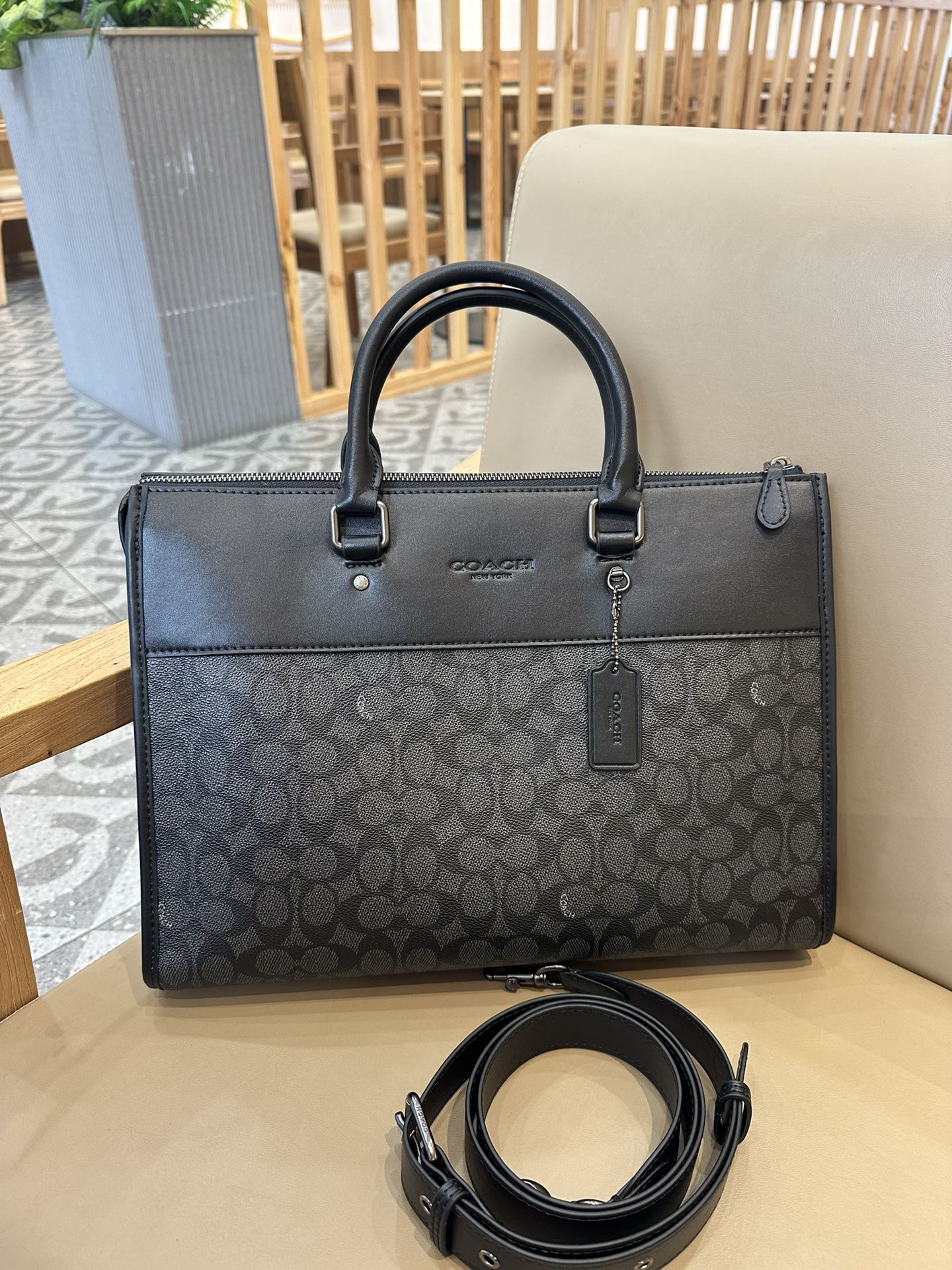 Coach coach蔻驰C0243 C2682男士公文包GOTHAM公事包商务文件包 标志涂层帆布和精制小牛皮