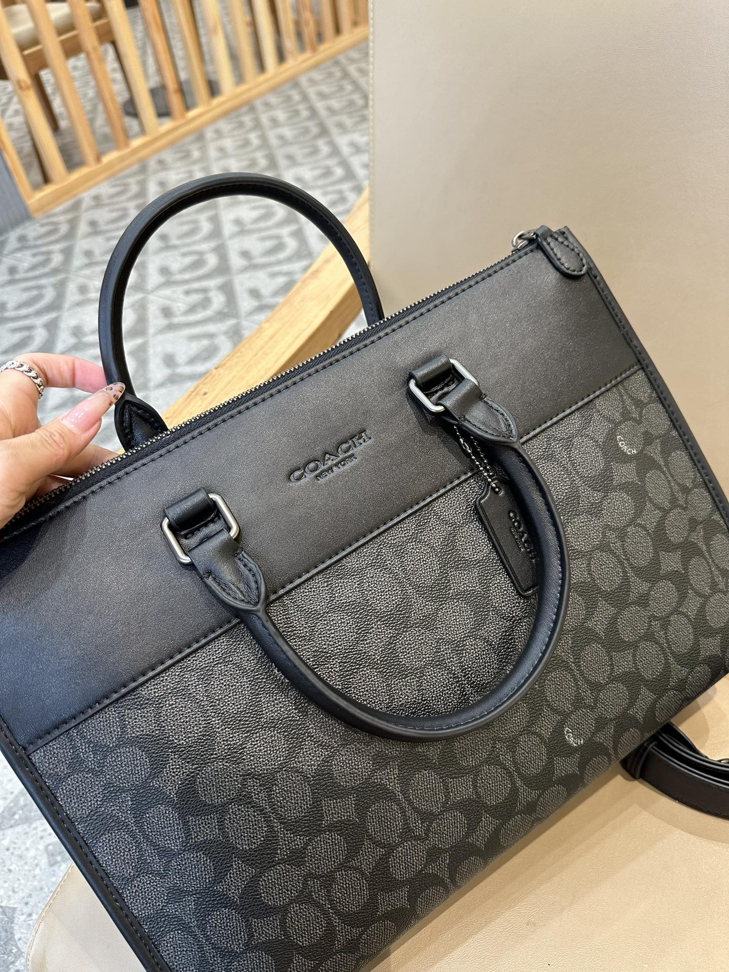 Coach coach蔻驰C0243 C2682男士公文包GOTHAM公事包商务文件包 标志涂层帆布和精制小牛皮
