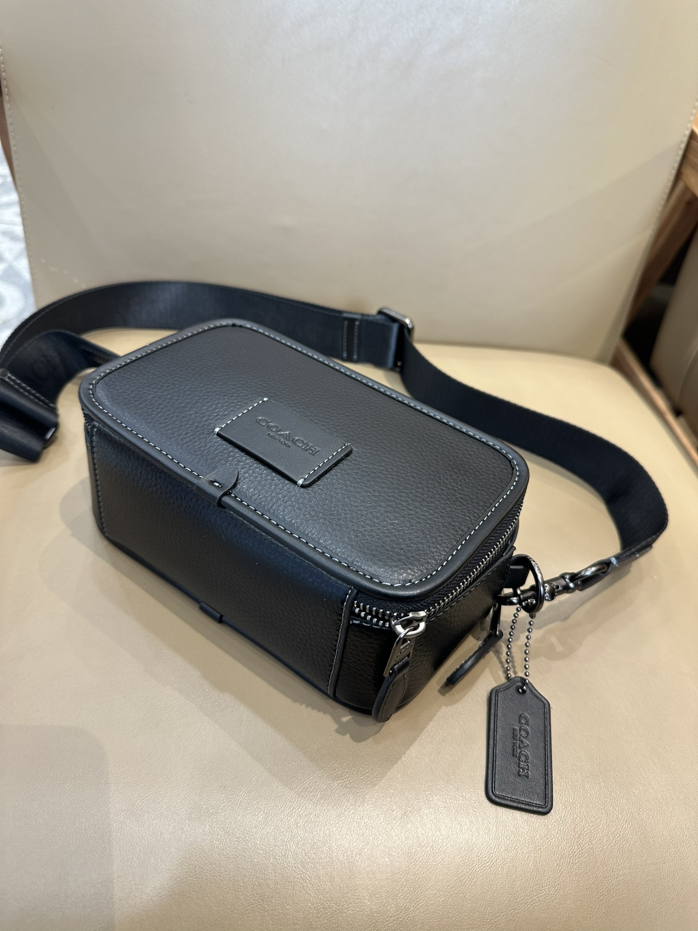 Coach COACH/蔻驰CM109 CM113奥莱男士 标志WYATT斜挎包单肩包 人造革配牛皮革