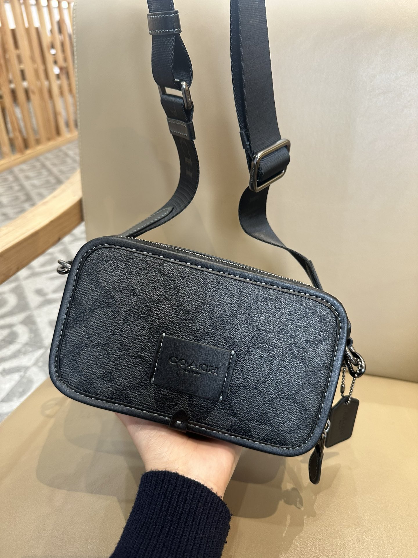 Coach COACH/蔻驰CM109 CM113奥莱男士 标志WYATT斜挎包单肩包 人造革配牛皮革