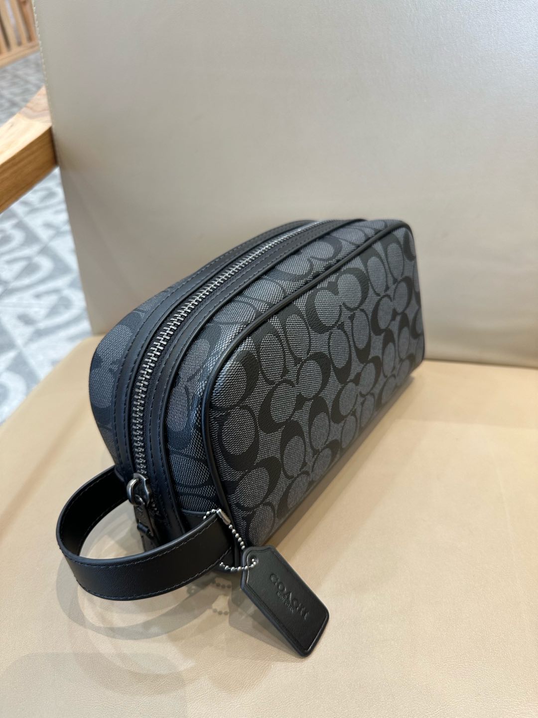 [Coach26 Premium New Product] COACH/Coach Outlet Presbyopia 2515 Plain Weave 2522 Classic Logo Presbyopia Small Travel Bag Cosmetic Bag Storage B