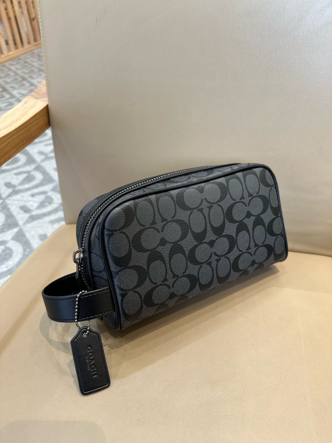 [Coach26 Premium New Product] COACH/Coach Outlet Presbyopia 2515 Plain Weave 2522 Classic Logo Presbyopia Small Travel Bag Cosmetic Bag Storage B