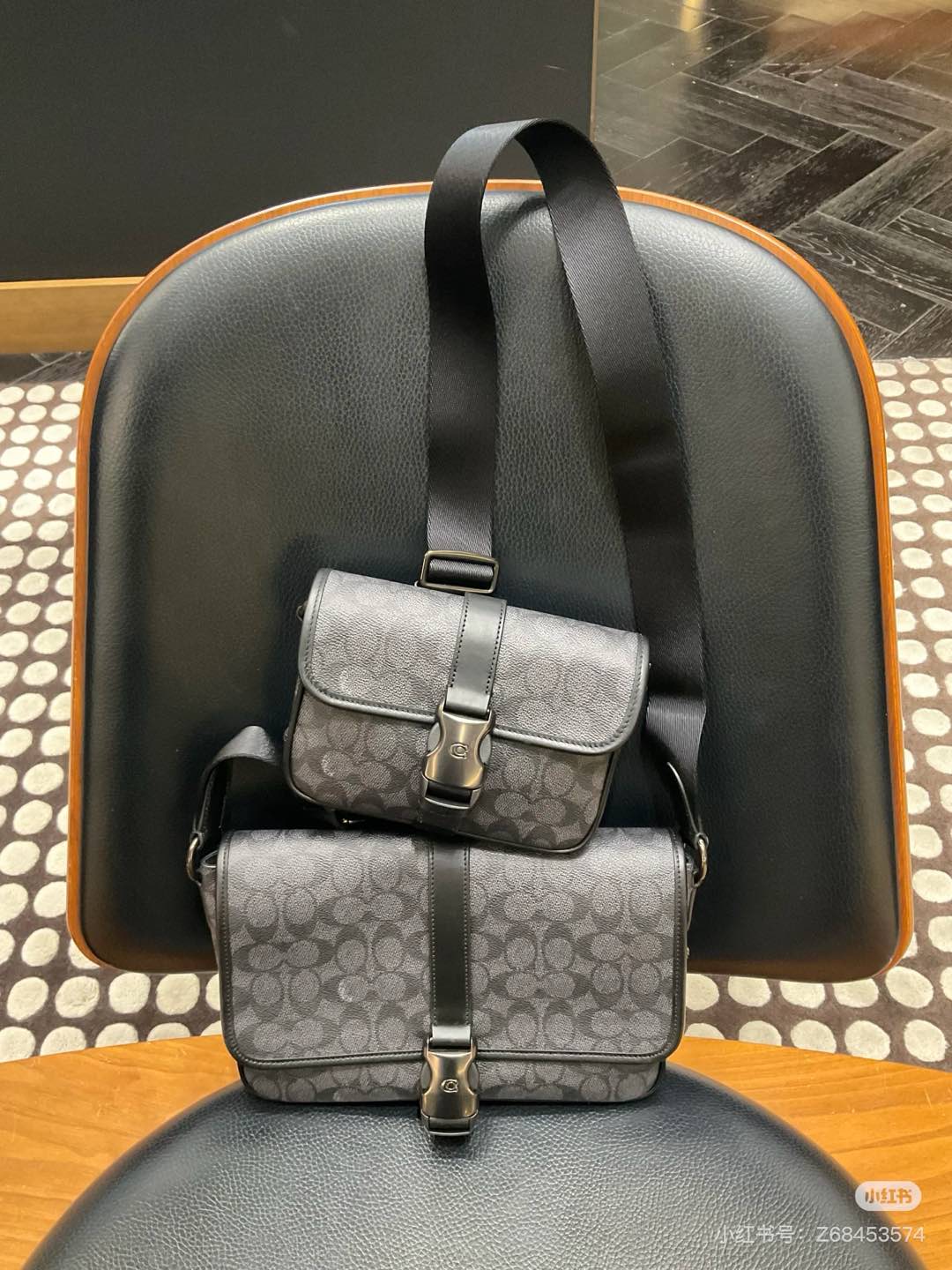 Coach 大号CU202 CU042 ，小号CY990 CY989