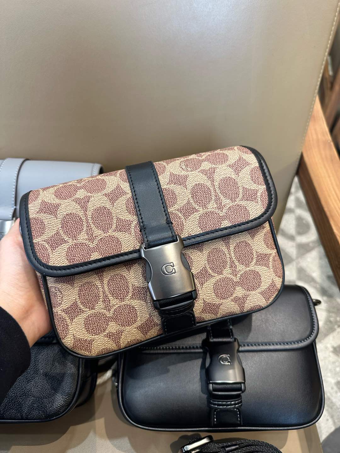 Coach 大号CU202 CU042 ，小号CY990 CY989
