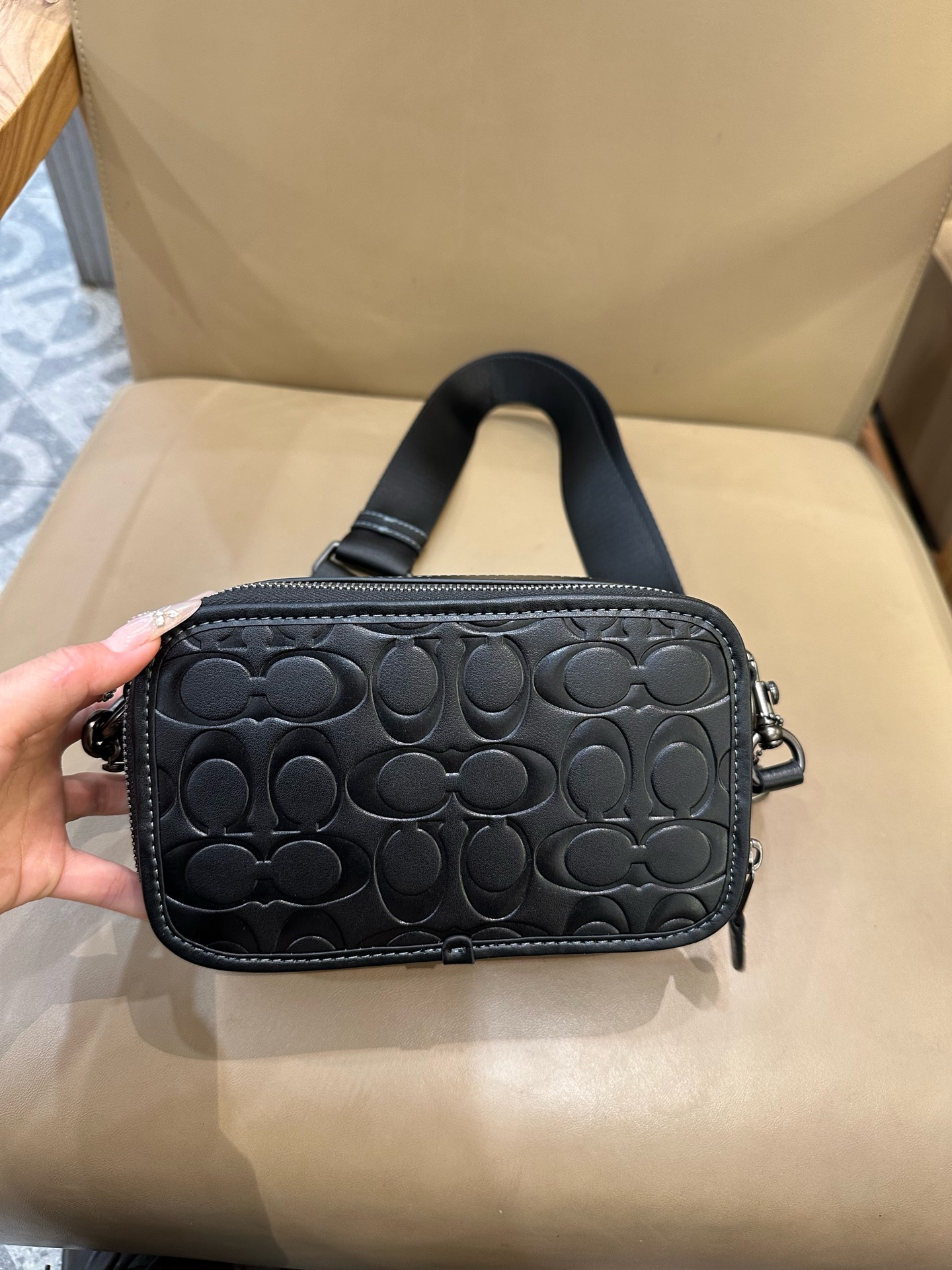 Coach C家COACH/蔻驰奥莱花CY888男士老花WYATT 斜挎单肩包通勤相机包 人造革