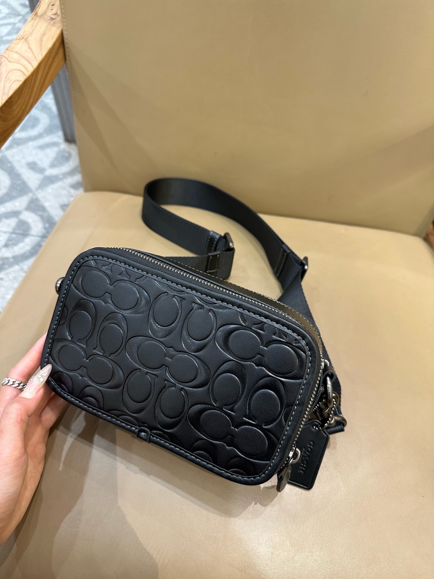 Coach C家COACH/蔻驰奥莱花CY888男士老花WYATT 斜挎单肩包通勤相机包 人造革