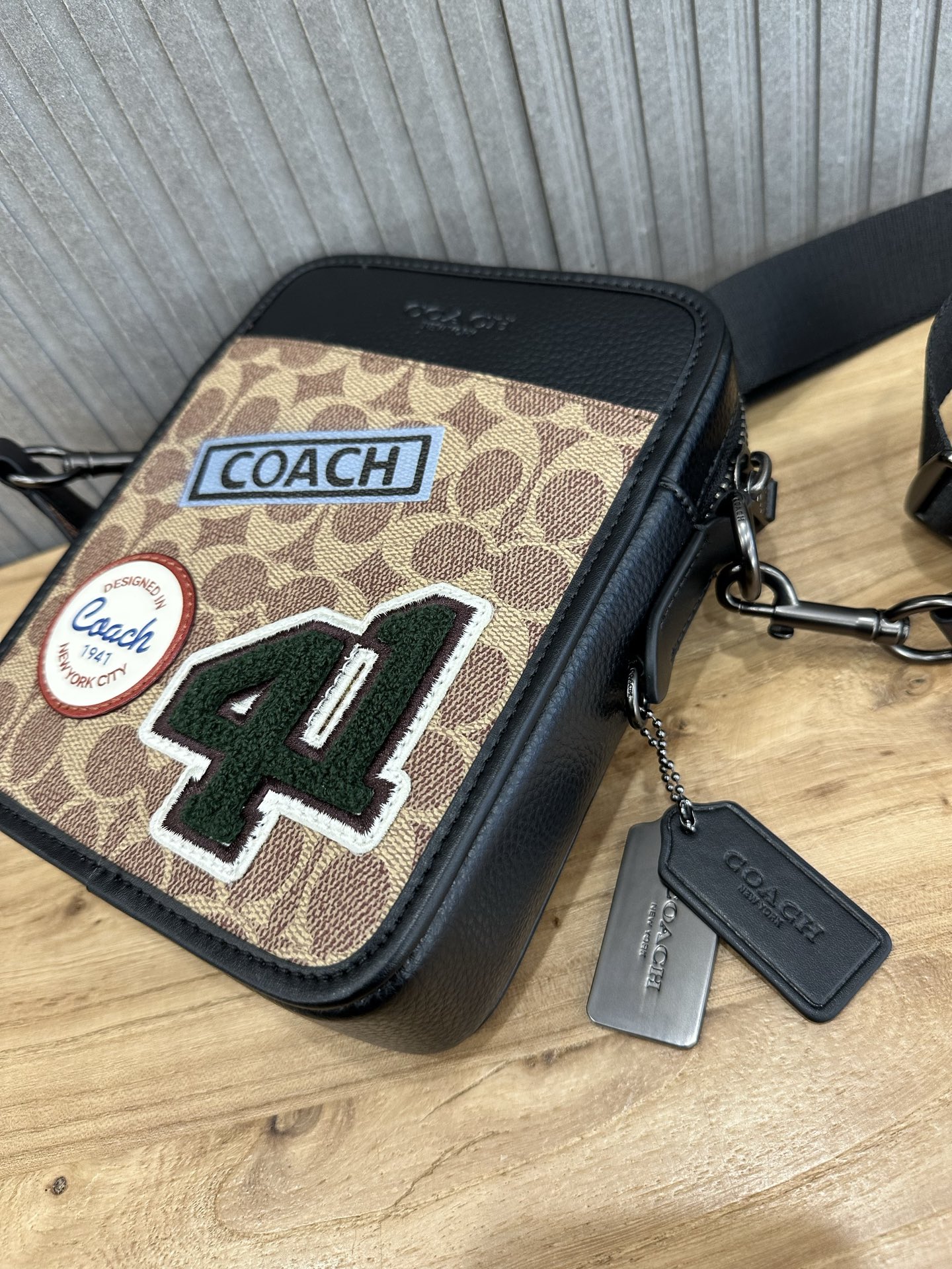 [coach26 high-end new product] COACH/Coach Outlet black flower CY894 brown flower CY895 men's classic logo old flower patch badge SULLIVAN crossb