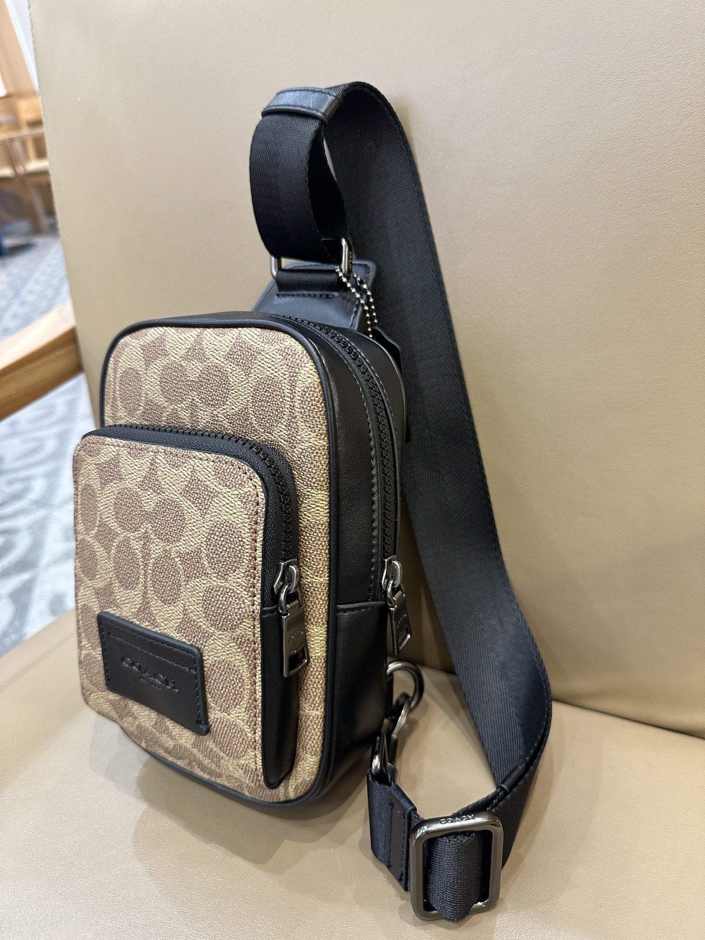 Coach 新款COACH蔻驰CV763奥莱WEST牛皮男款斜背包胸包