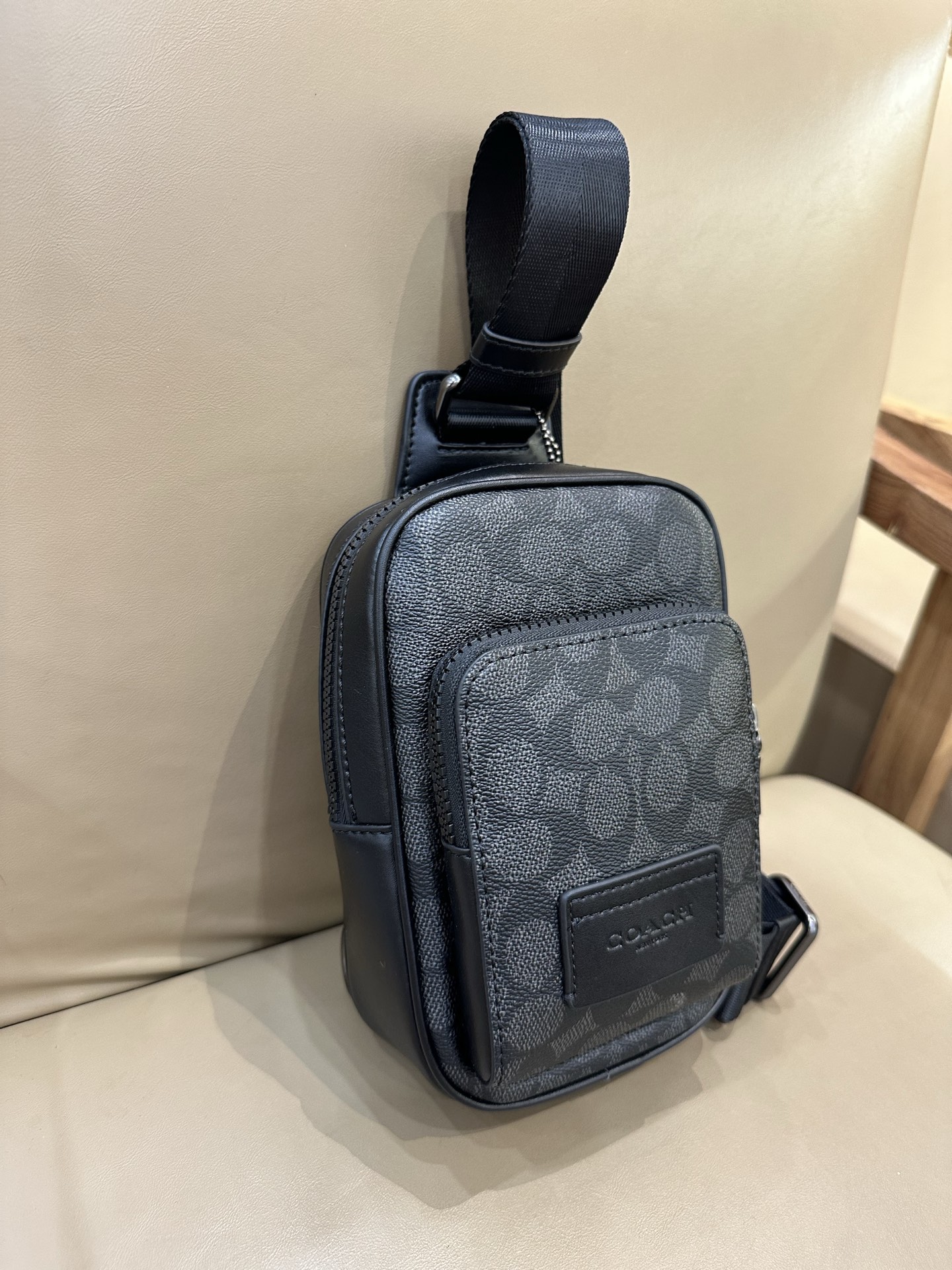Coach 新款COACH蔻驰CV763奥莱WEST牛皮男款斜背包胸包
