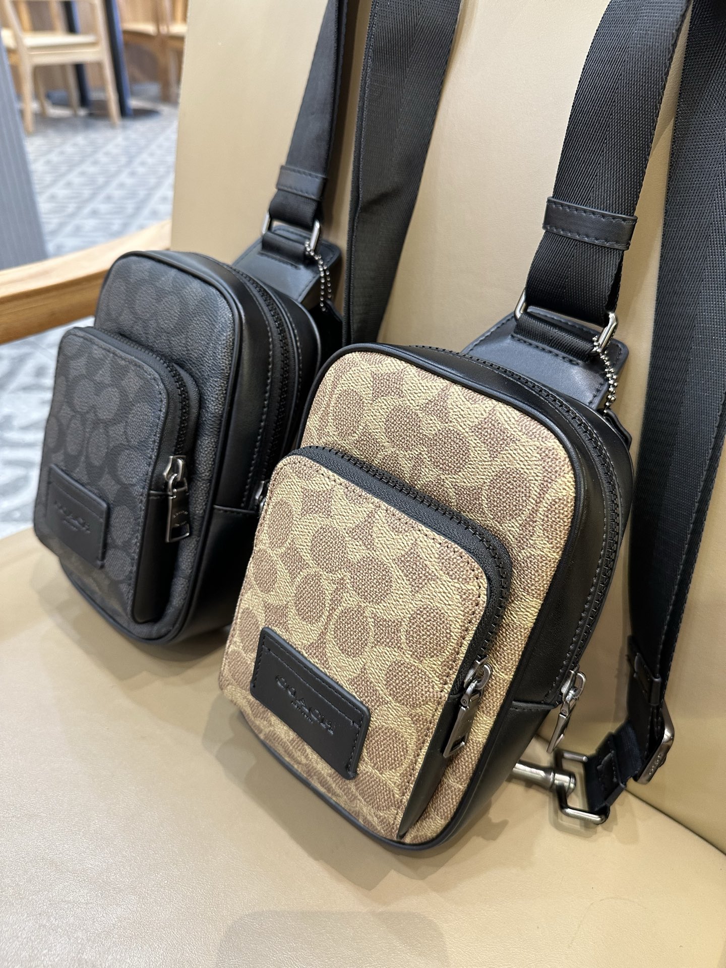 Coach 新款COACH蔻驰CV763奥莱WEST牛皮男款斜背包胸包