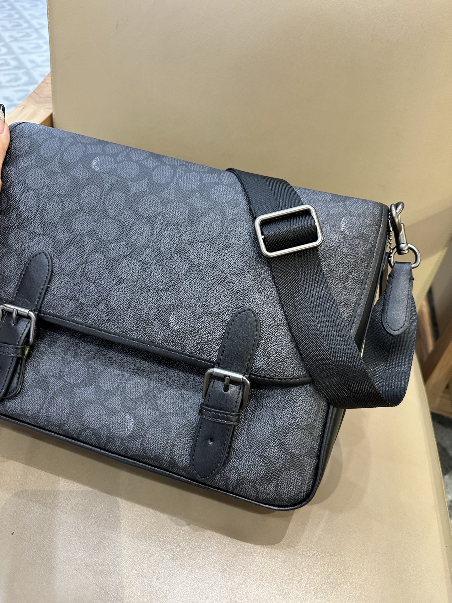Coach 新款COACH/蔻驰新款CAH92 CAH91男士翻盖邮差包HITCH信使包斜挎包织物配牛皮革