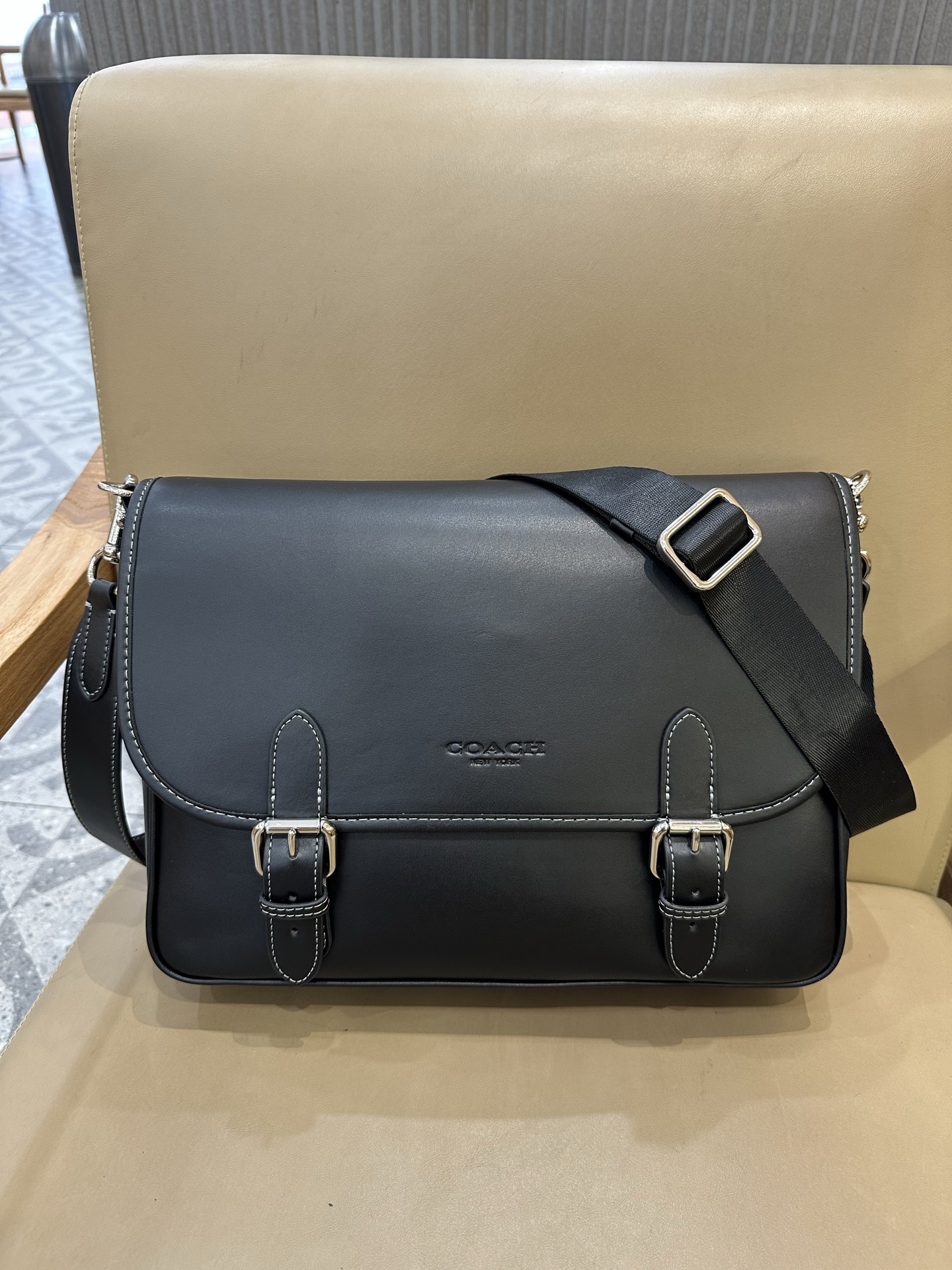Coach 新款COACH/蔻驰新款CAH92 CAH91男士翻盖邮差包HITCH信使包斜挎包织物配牛皮革