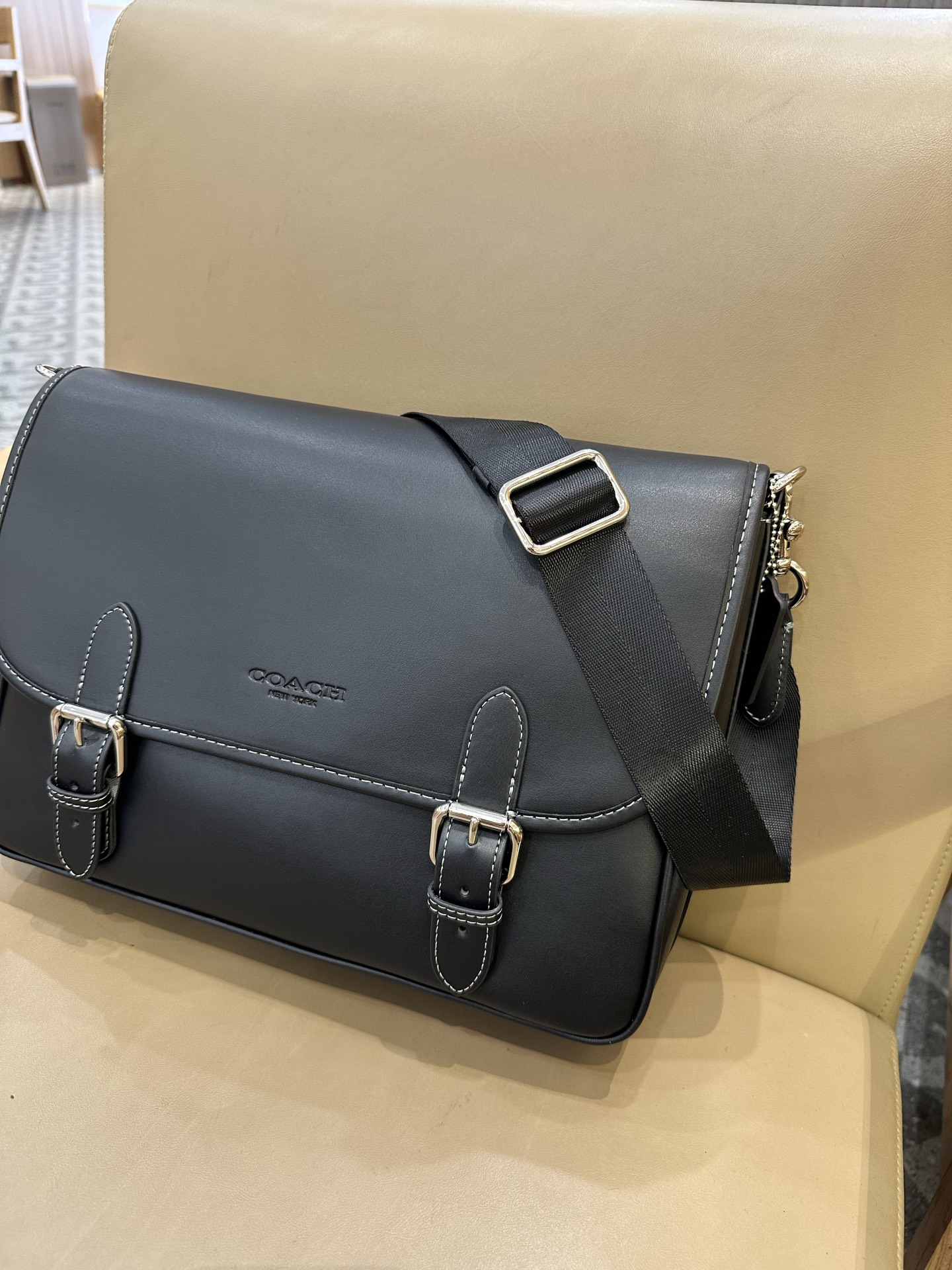 Coach 新款COACH/蔻驰新款CAH92 CAH91男士翻盖邮差包HITCH信使包斜挎包织物配牛皮革