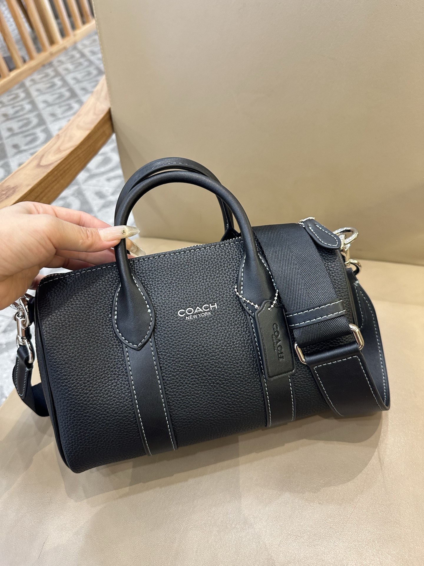 Coach 新款coach蔻驰Compass系列小号25号男士波士顿CCF49 CCB83 标志老花枕头包