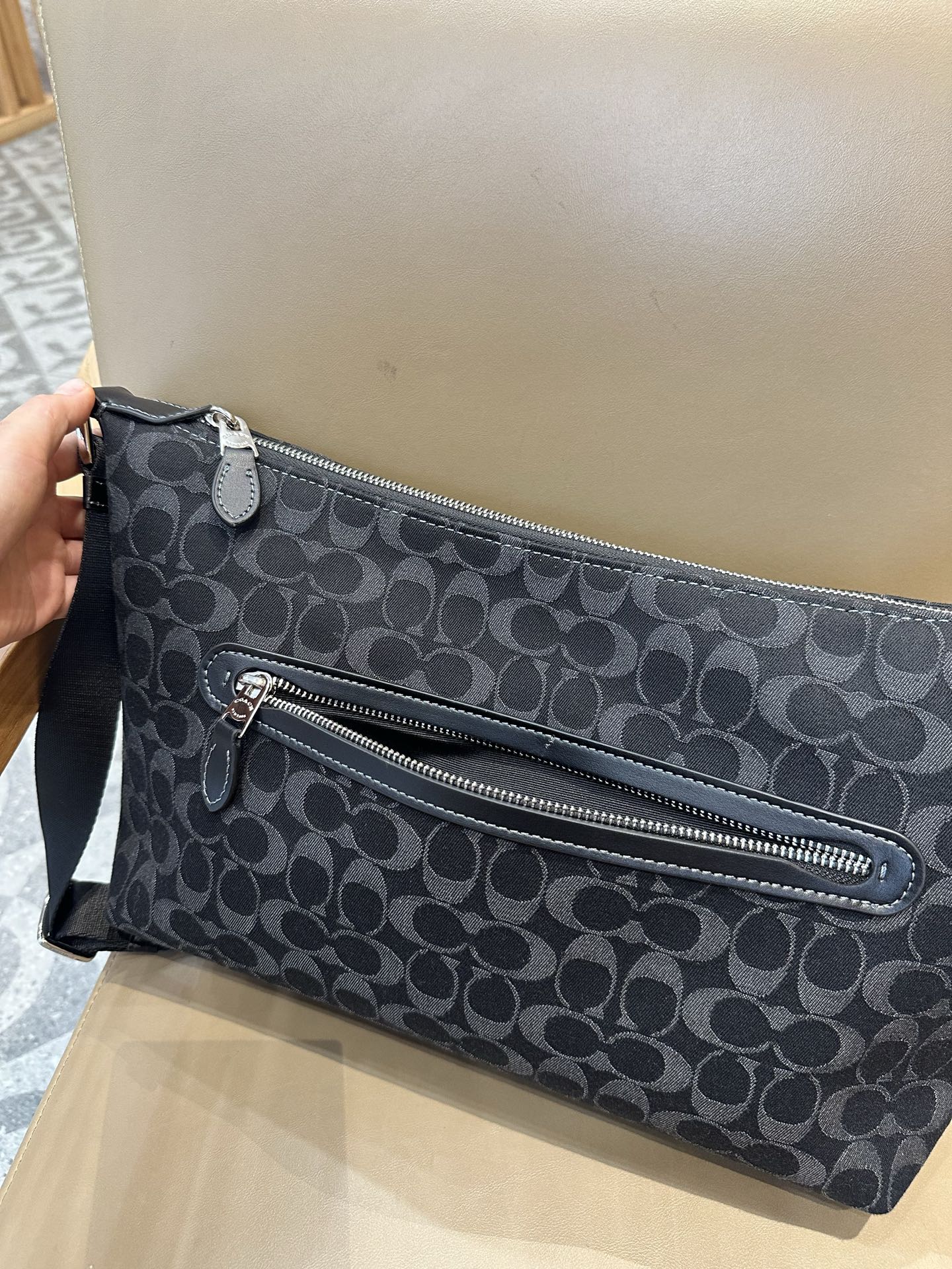 Coach 新款COACH/蔻驰奥莱CAJ91 CAJ86 CAJ70 男士大号松弛感流浪包