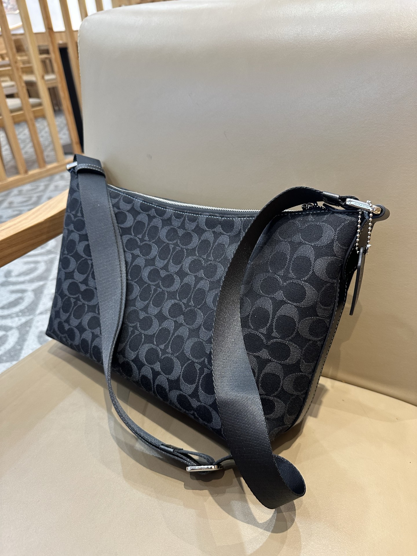 Coach 新款COACH/蔻驰奥莱CAJ91 CAJ86 CAJ70 男士大号松弛感流浪包