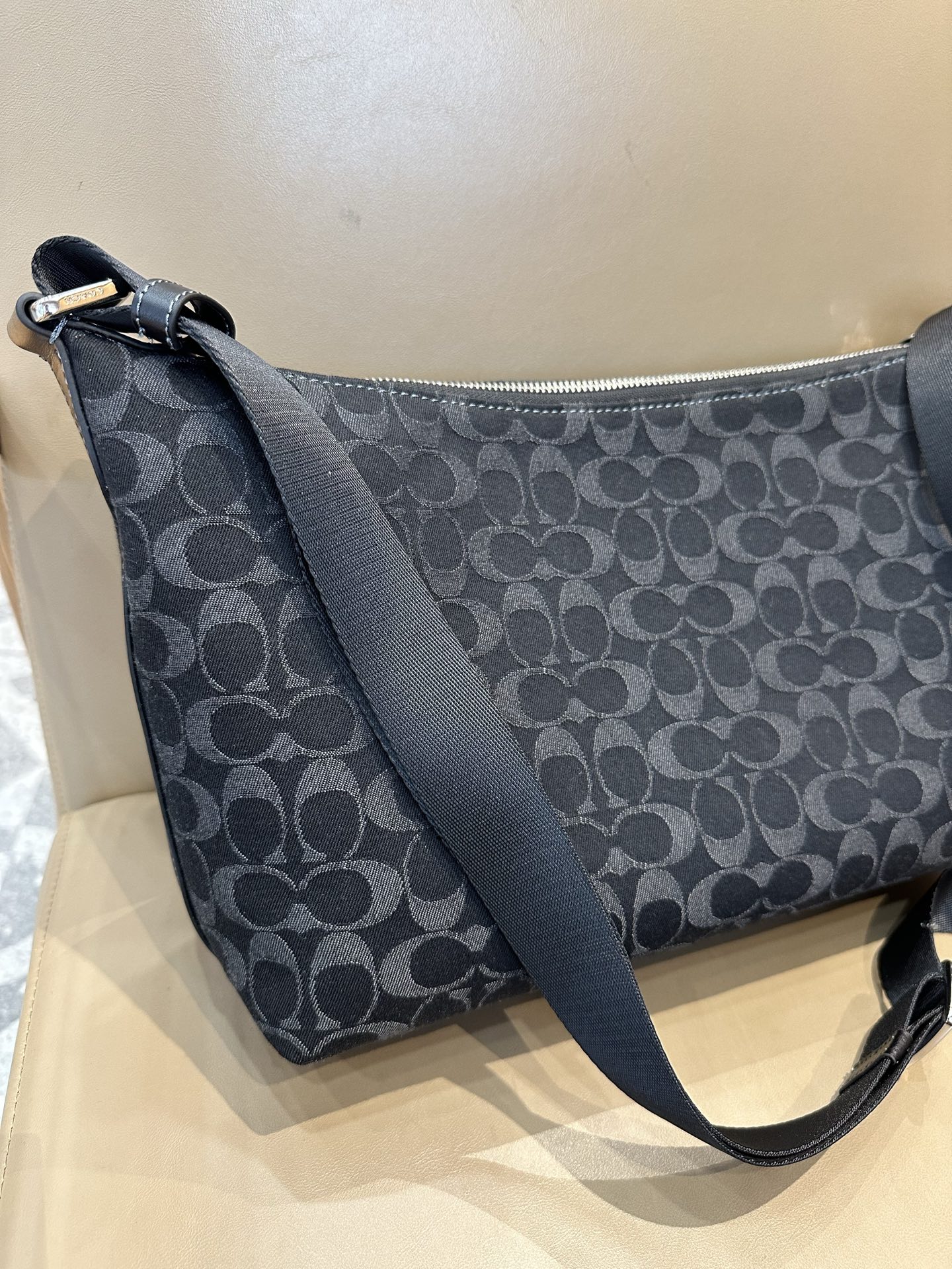 Coach 新款COACH/蔻驰奥莱CAJ91 CAJ86 CAJ70 男士大号松弛感流浪包