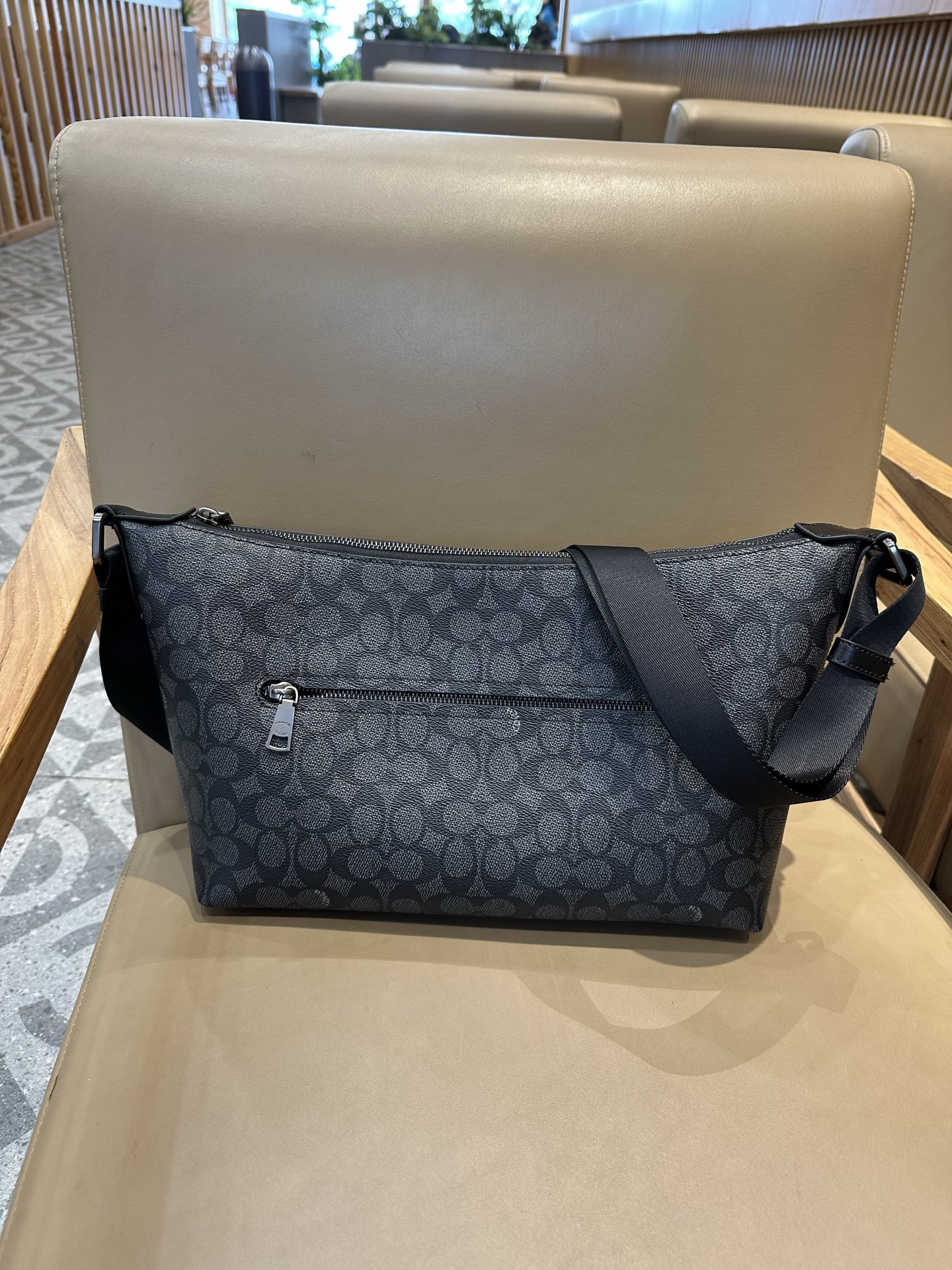 Coach 新款COACH/蔻驰奥莱CAJ91 CAJ86 CAJ70 男士大号松弛感流浪包
