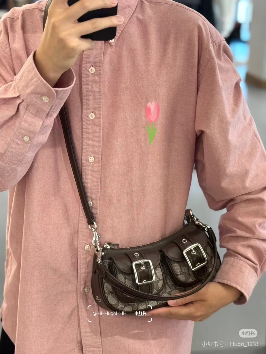 Coach CBJ00 枫叶棕 上身效果图