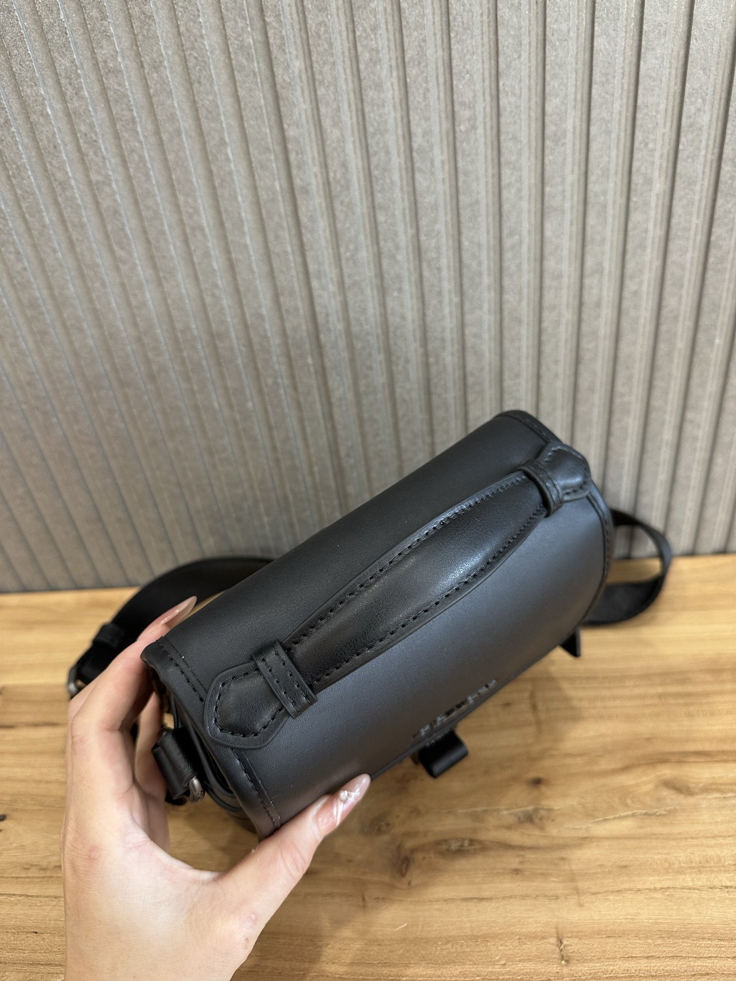 Coach 新款COACH/蔻驰CBG12 CBG13奥莱男士老花顶部手柄炭黑色RACER斜挎包牛皮革配人造革