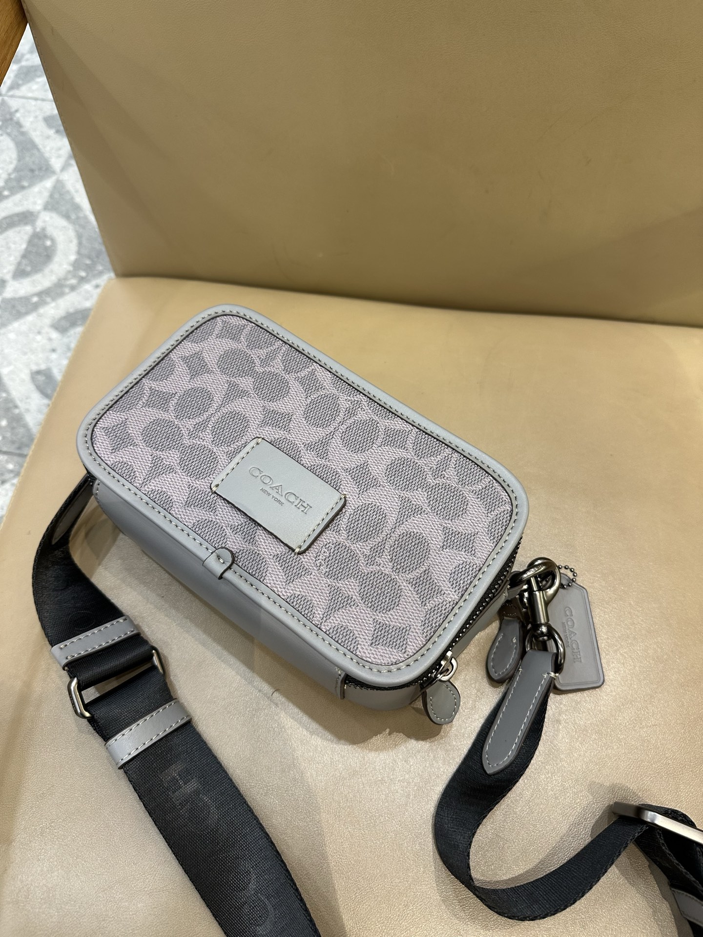 Coach COACH/蔻驰CW365 CM109 CM113 CAB80奥莱男士 标志WYATT斜挎包单肩包相机包 小方包 2个信用卡槽