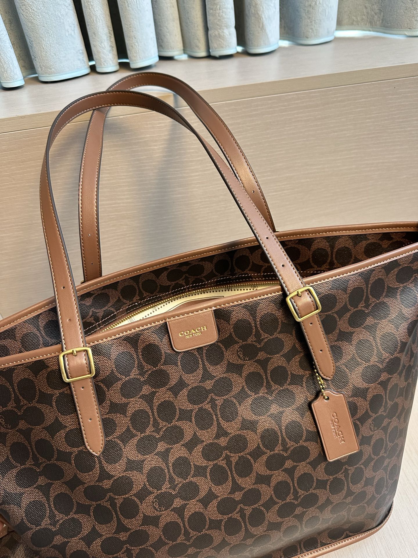 [Coach26 Premium New Product] COACH/Coach CCC40 Women’s Taxi Classic Presbyopic Mother-to-Door Shopping Bag Tote Bag Large Capacity Shoulder Bag,