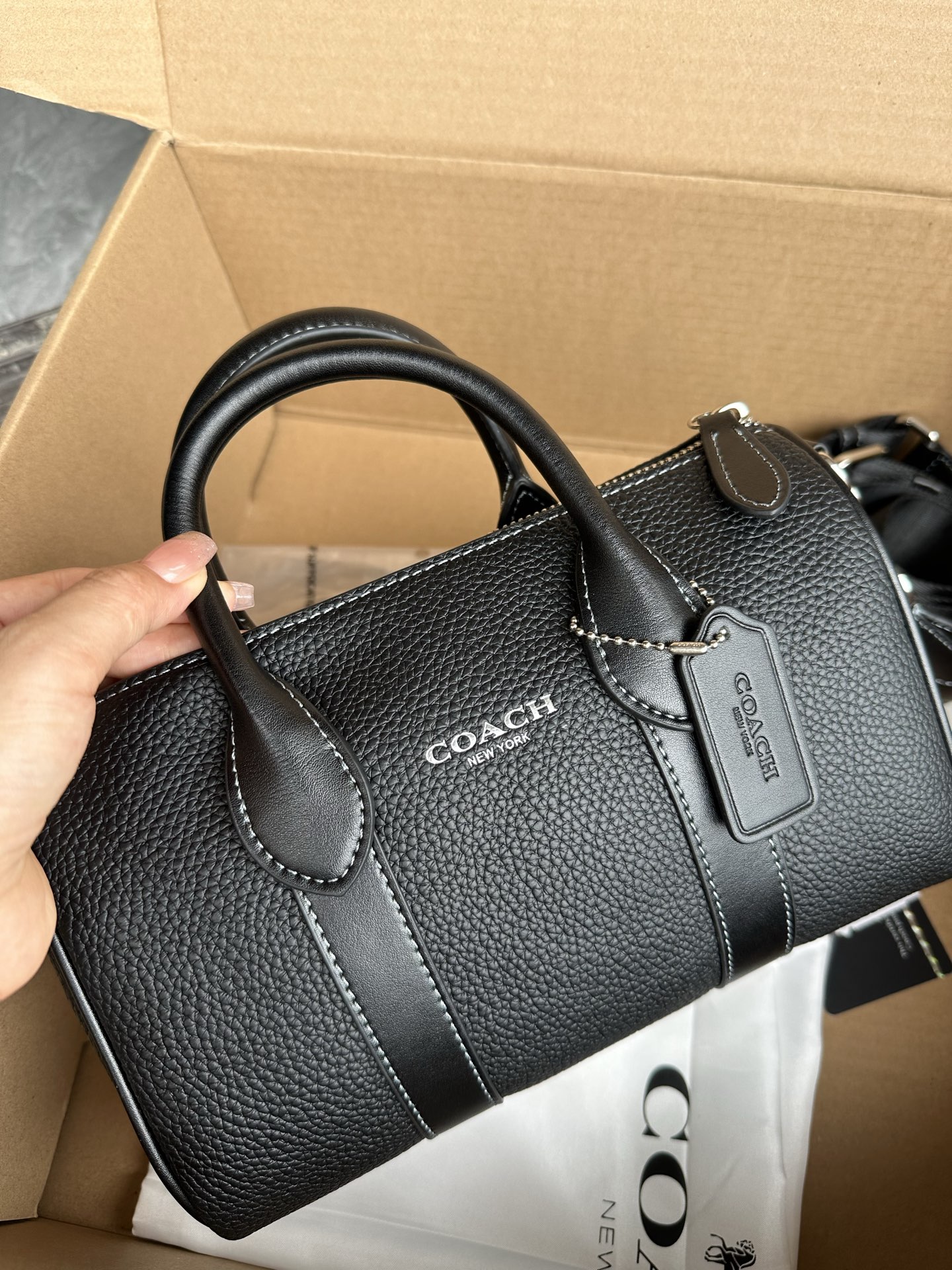coach pure original new Compass series small size 25 men's Boston CCF49 CCB83 classic logo presbyopia pillow bag, unisex style, can be made as a