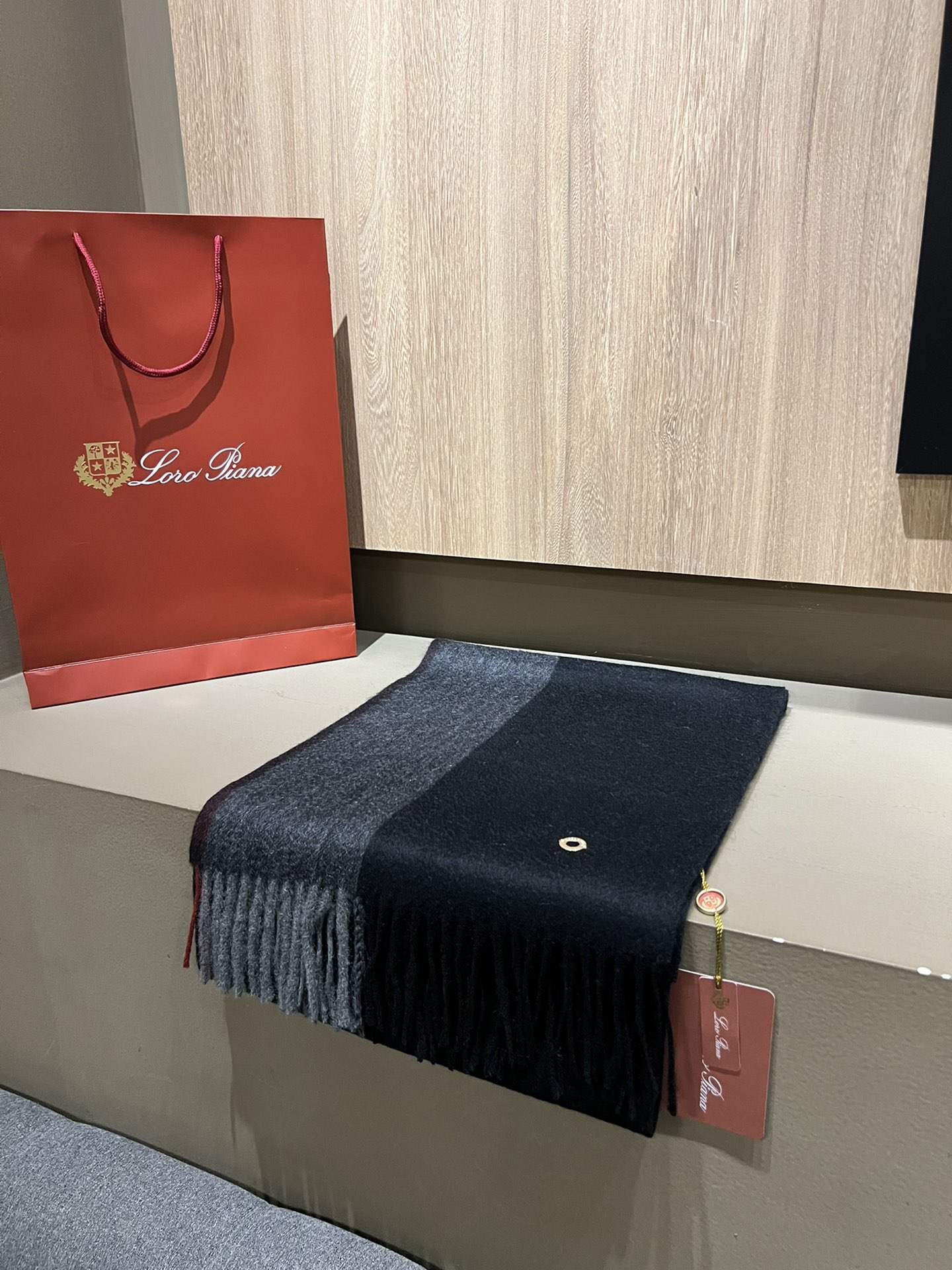 Loro Piana Lenço Rosa Caxemira Colecção de Inverno