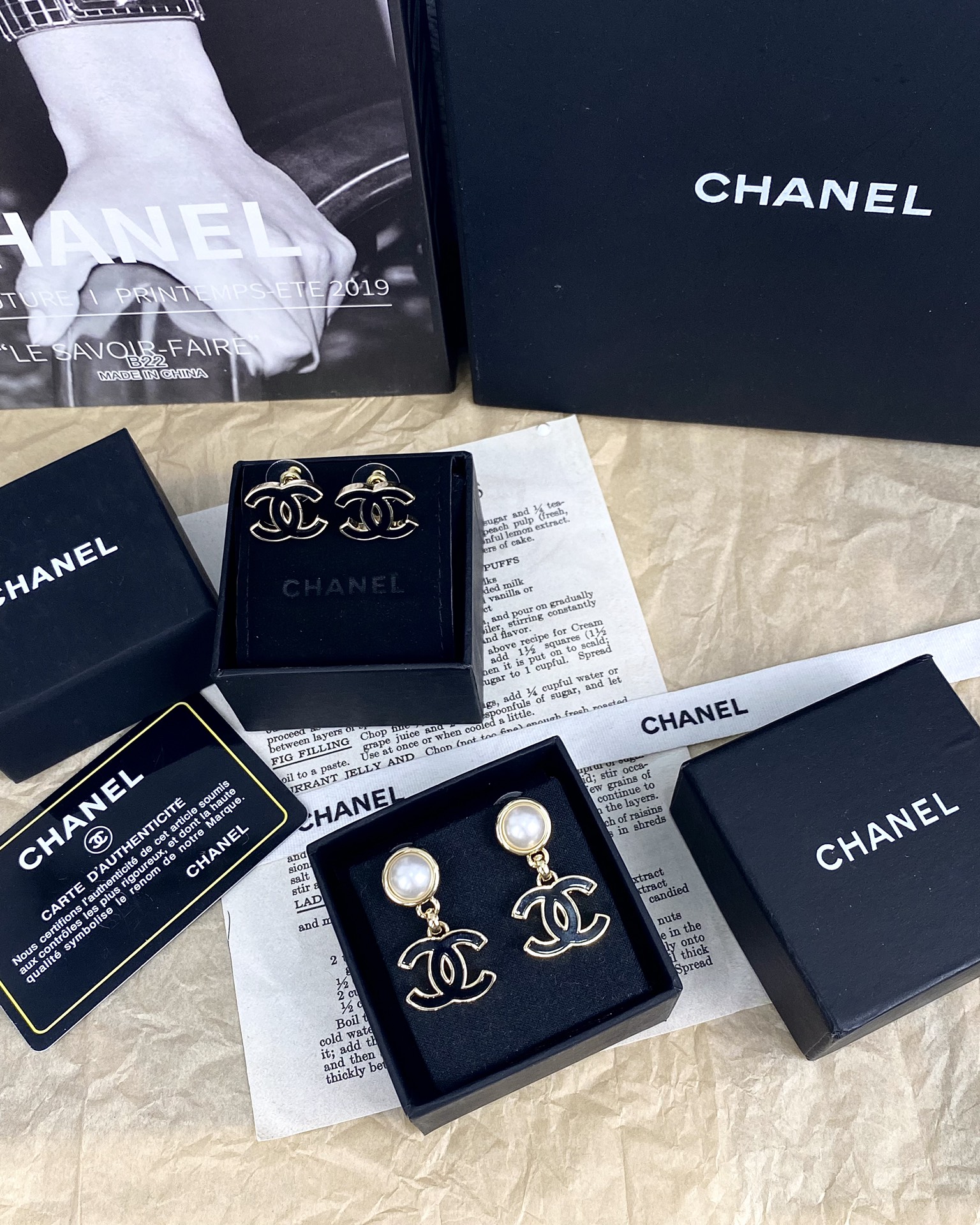 NO:101954,CHANE Xiaoxiang new black enamel double C letter earrings, Chanel earrings, chanel, chanel19860909CHANE 小香新款黑色珐琅双C字母耳钉,香奈儿耳钉,chanel,chanel,Jewelry