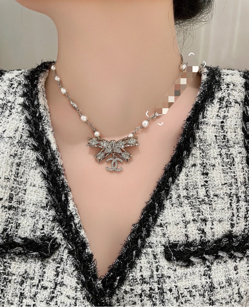 Chanel luxury necklace 3