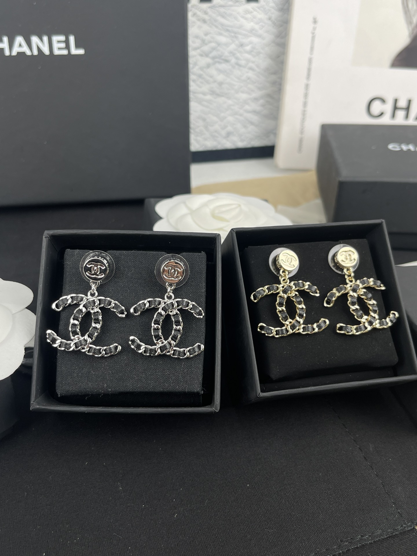 NO:102502,Xiaoxiang new style gold and silver high-end sense double C-wearing leather earrings, Chanel earrings, chanel, earrings19860909小香新款 金银两色 高级感 双c穿皮耳环,香奈儿耳钉,chanel,earrings,Jewelry