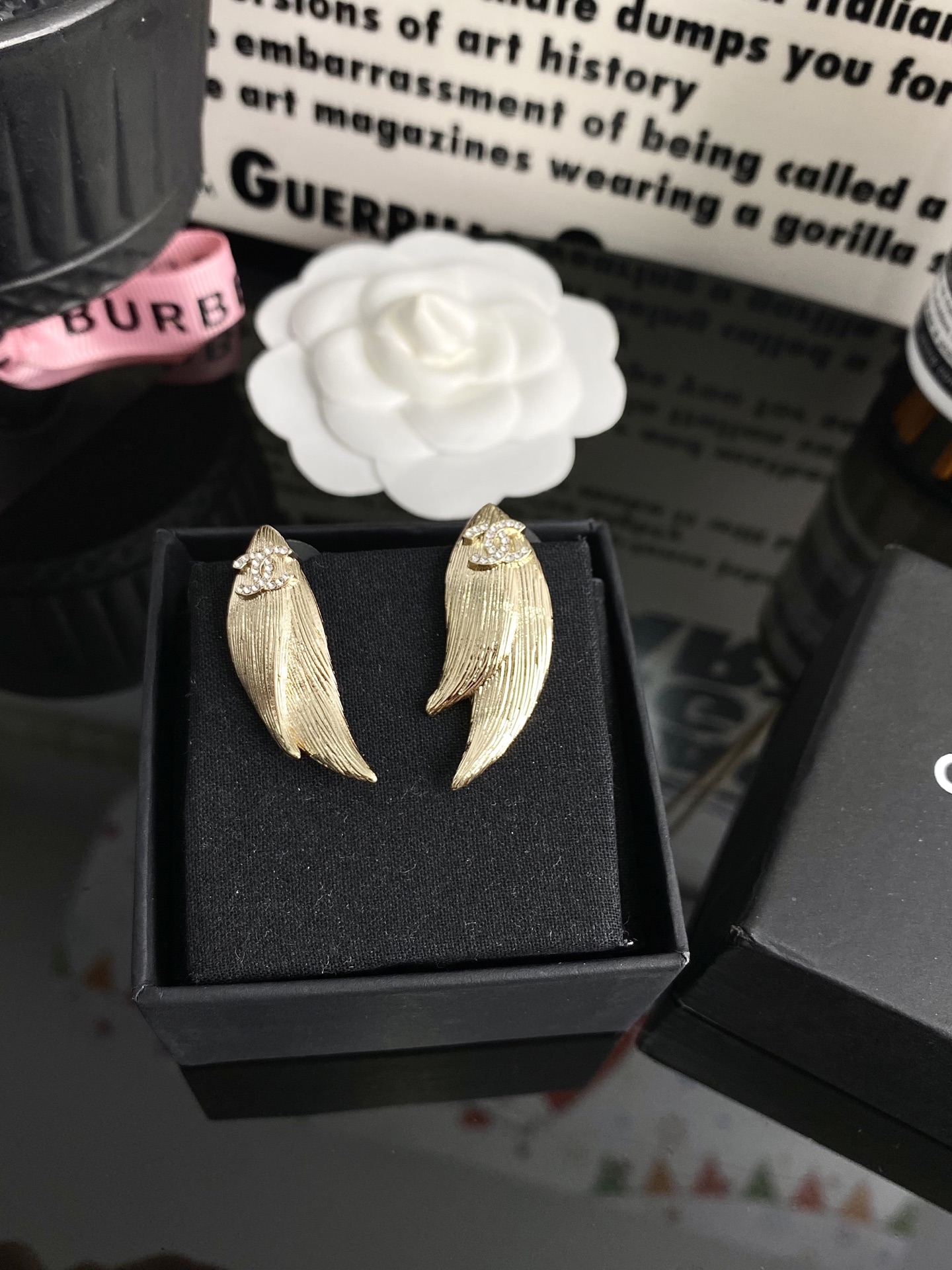 NO:104445,Xiaoxiang new products, brushed wolf teeth, wheat ears, diamond earrings, European and American style, Chanel earrings, chanel19860909小香新品 拉丝狼牙 麦穗羽毛 镶钻耳钉 欧美范,香奈儿耳钉,chanel,Jewelry