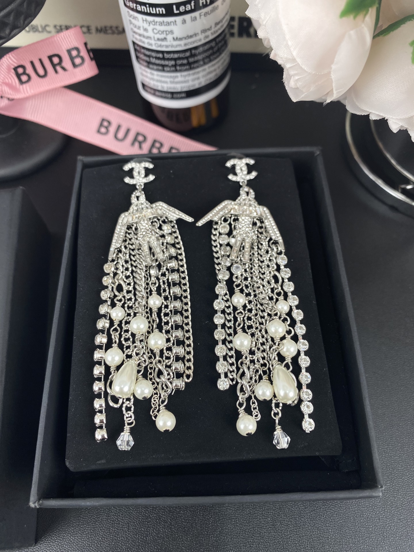 NO:359218,Xiaoxiang new heavy-industrial pearls, tassel chains, full-diamond flying birds, pearl earrings, chanel, earrings19860909小香新款重工珍珠 流苏链条 满钻飞鸟 珍珠耳环,香奈儿耳钉,chanel,earrings,Jewelry