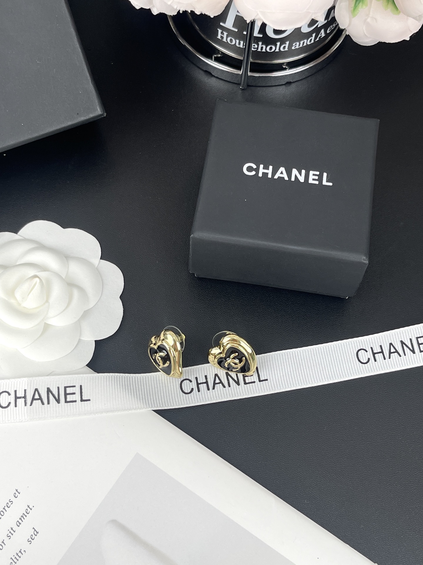 NO:361359,Xiaoxiang new style peach heart black gold love oil earrings, Chanel earrings, chanel, earrings19860909小香新款 桃心黑金爱心滴油 耳环,香奈儿耳钉,chanel,earrings,Jewelry
